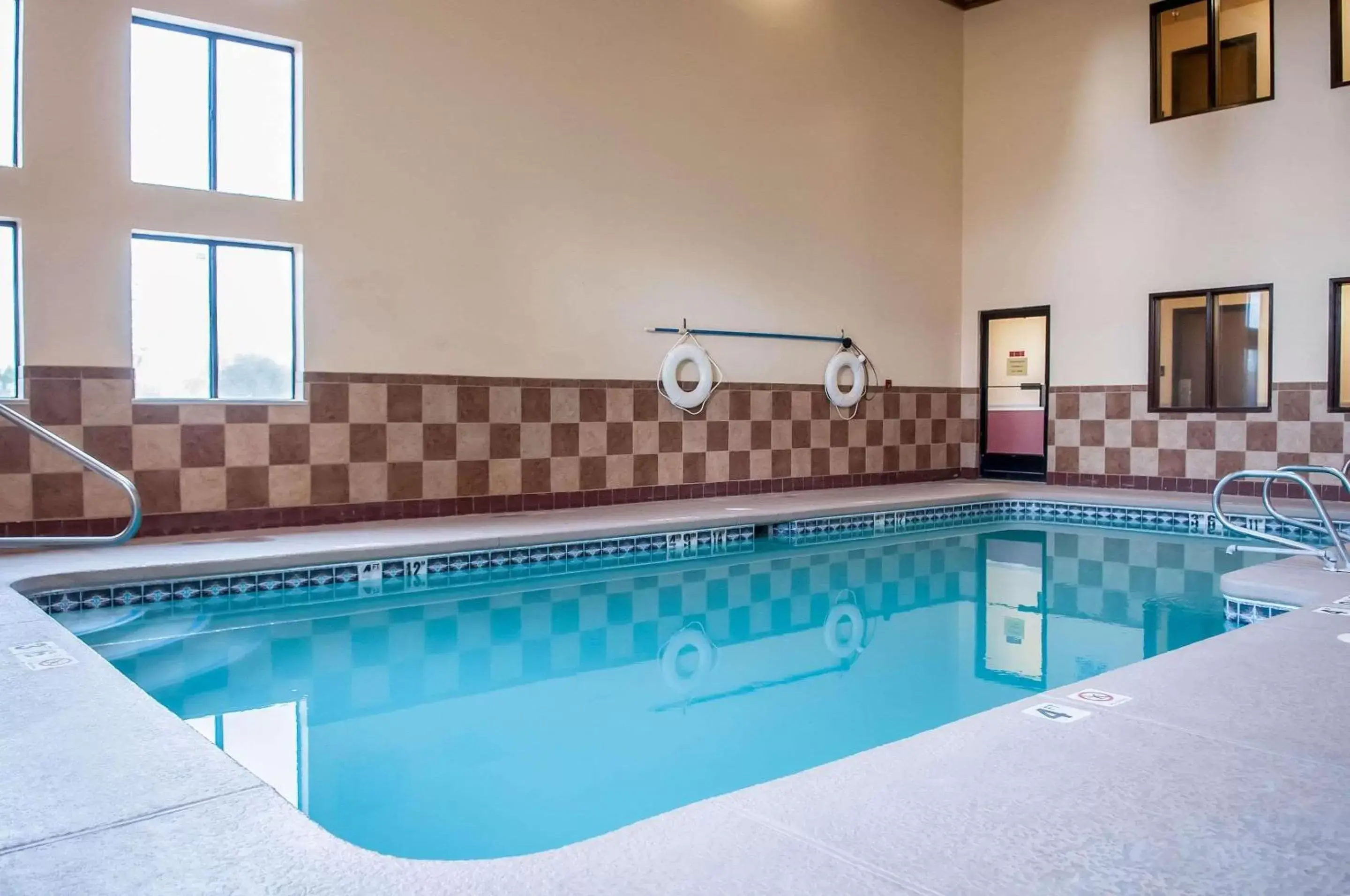 On site, Swimming Pool in Quality Inn Rio Rancho
