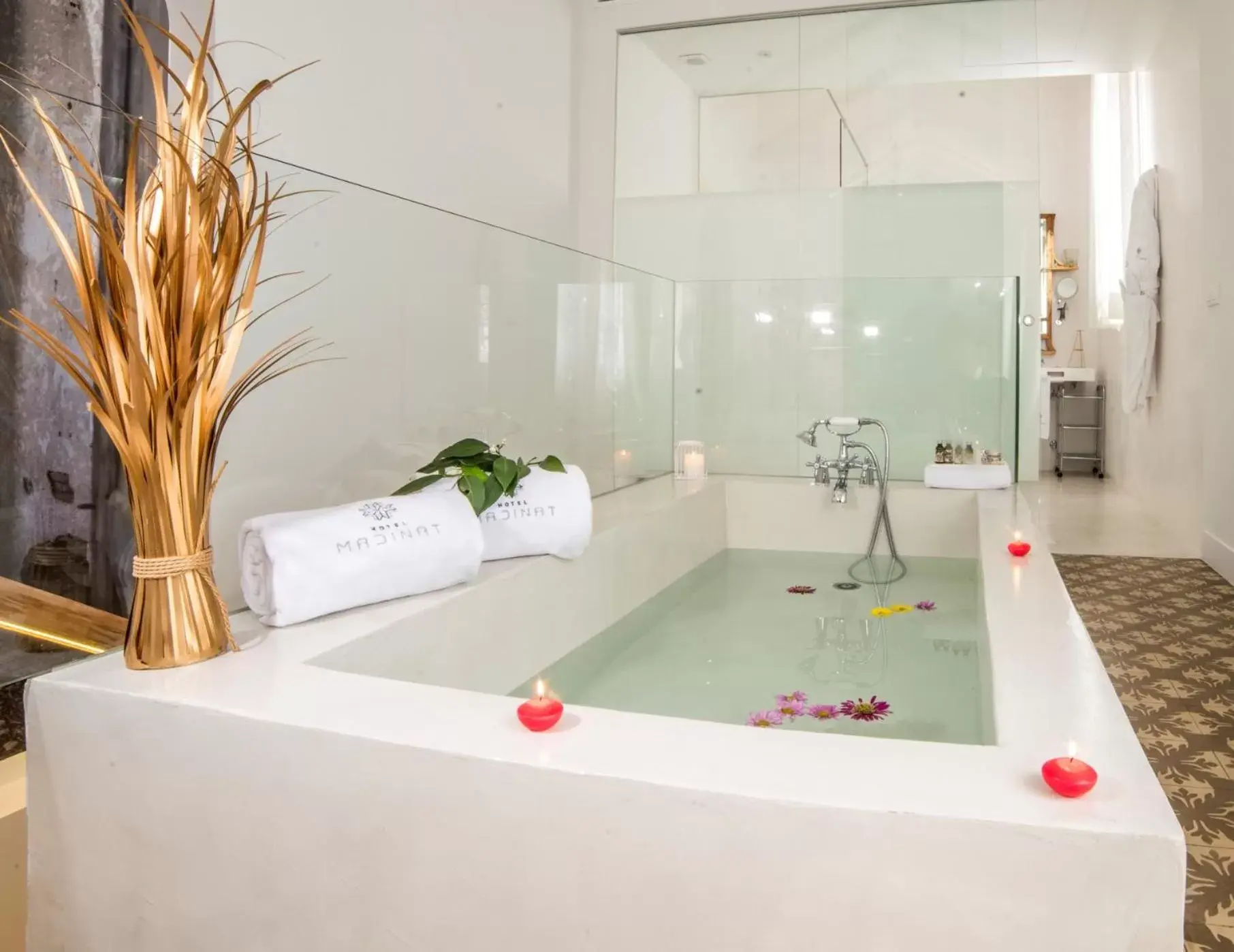 Bath, Bathroom in Hotel Madinat