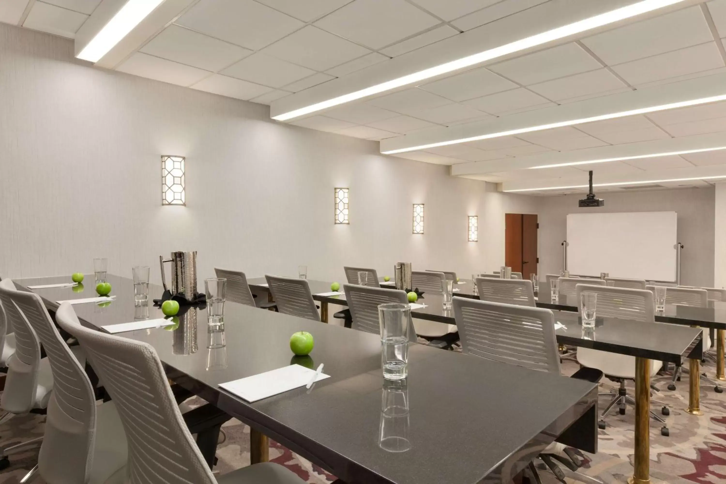 Meeting/conference room in Embassy Suites by Hilton Irvine Orange County Airport