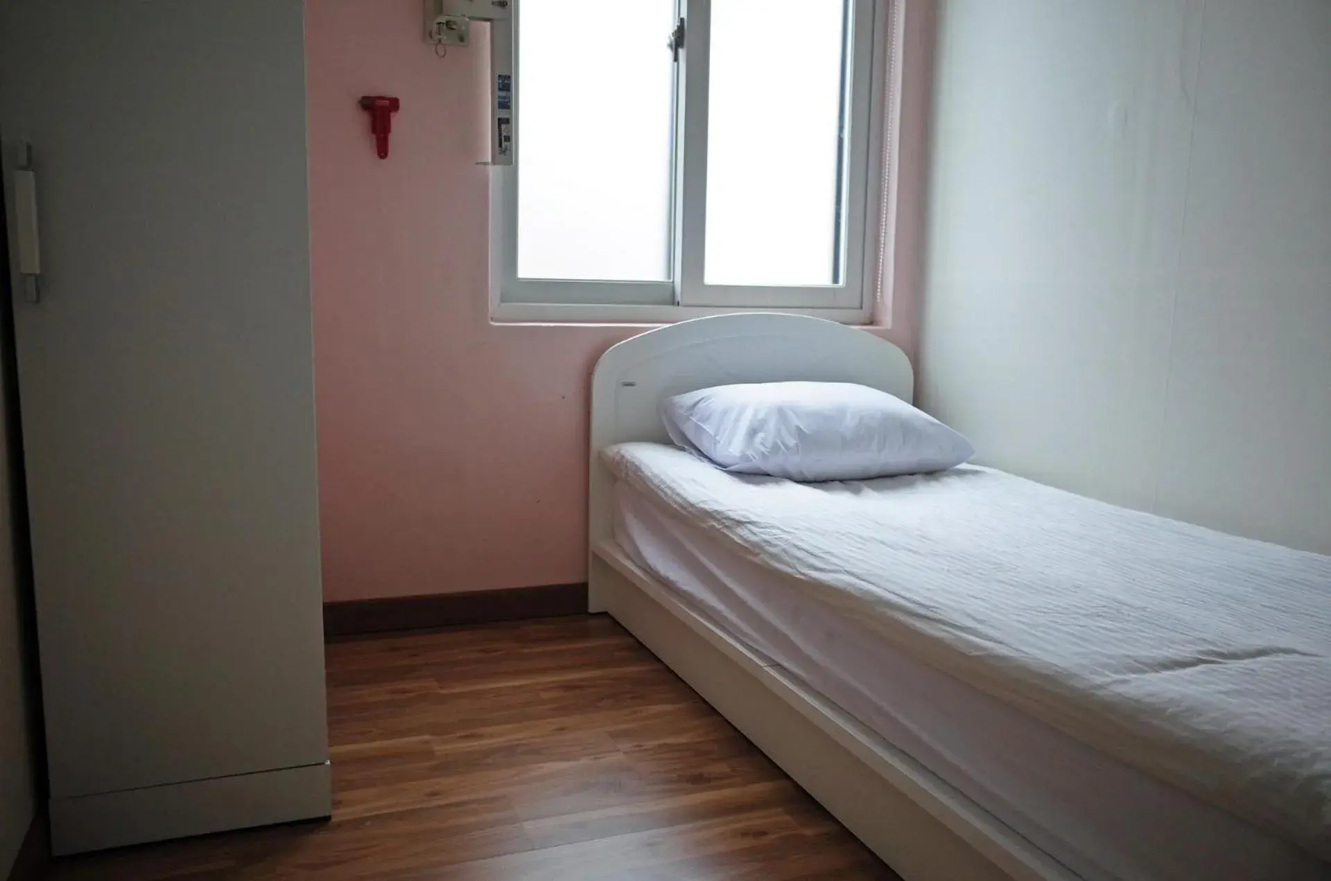 Single Room with Shared Bathroom in YaKorea Hostel Gangnam Single Room with Shared Bathroom in YaKorea Hostel Gangnam