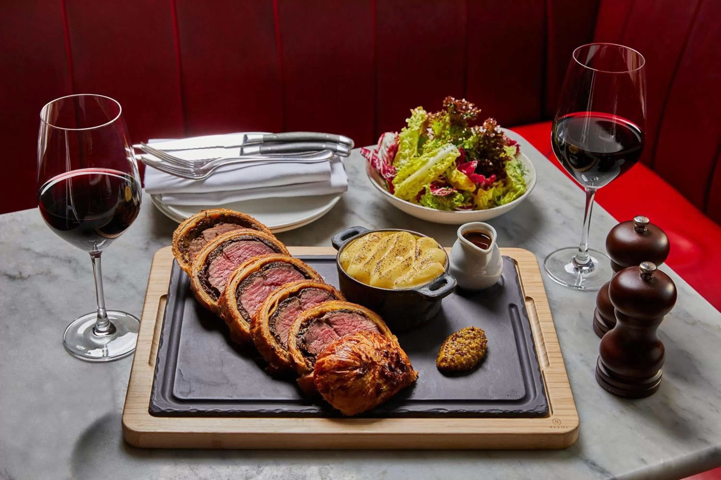 Lounge or bar in London Marriott Hotel Grosvenor Square