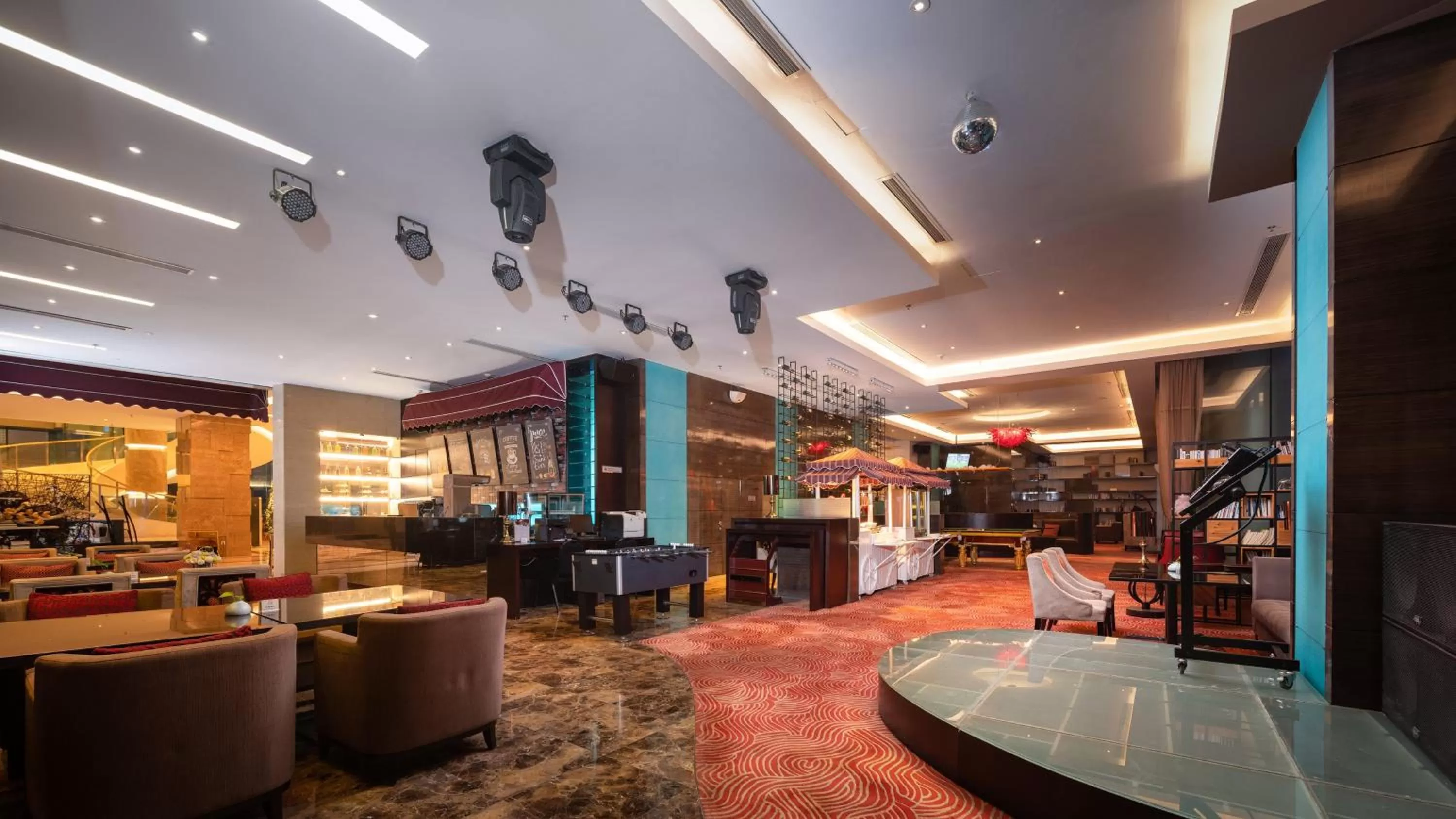 Restaurant/places to eat in Holiday Inn Nanchang Riverside by IHG
