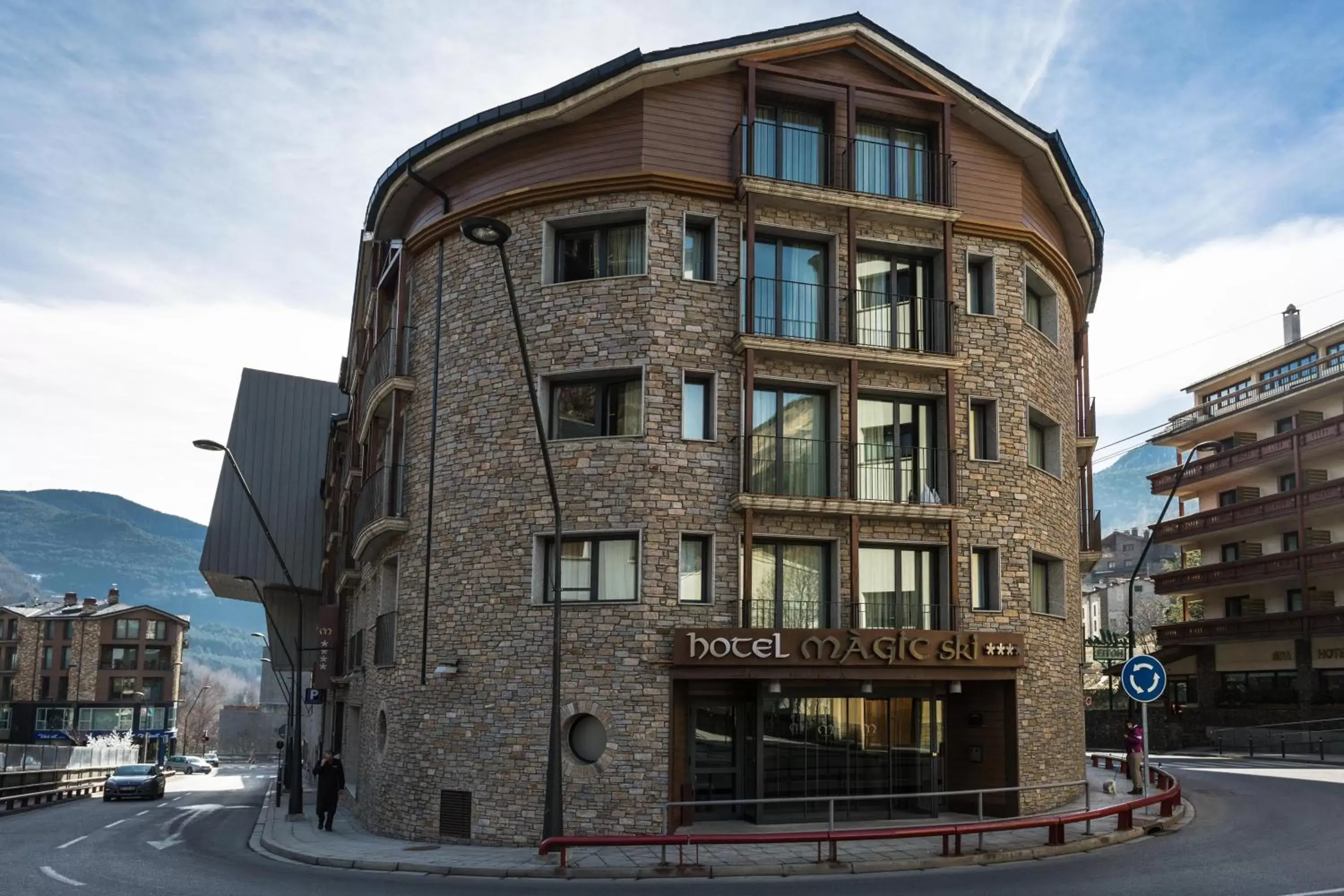 Facade/entrance, Property Building in Hotel Màgic Ski