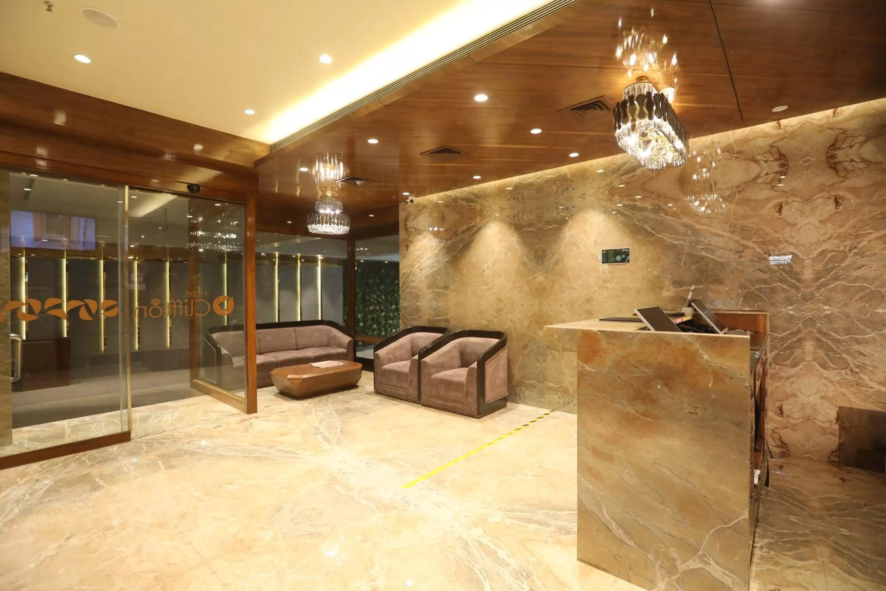 Lobby or reception in Hotel Cliffton