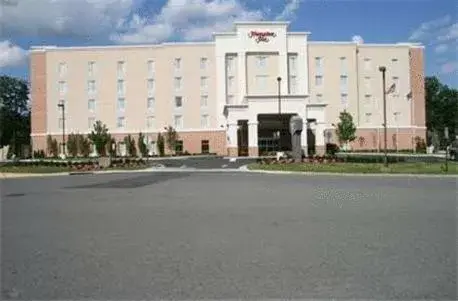 Property Building in Hampton Inn Richmond - Airport