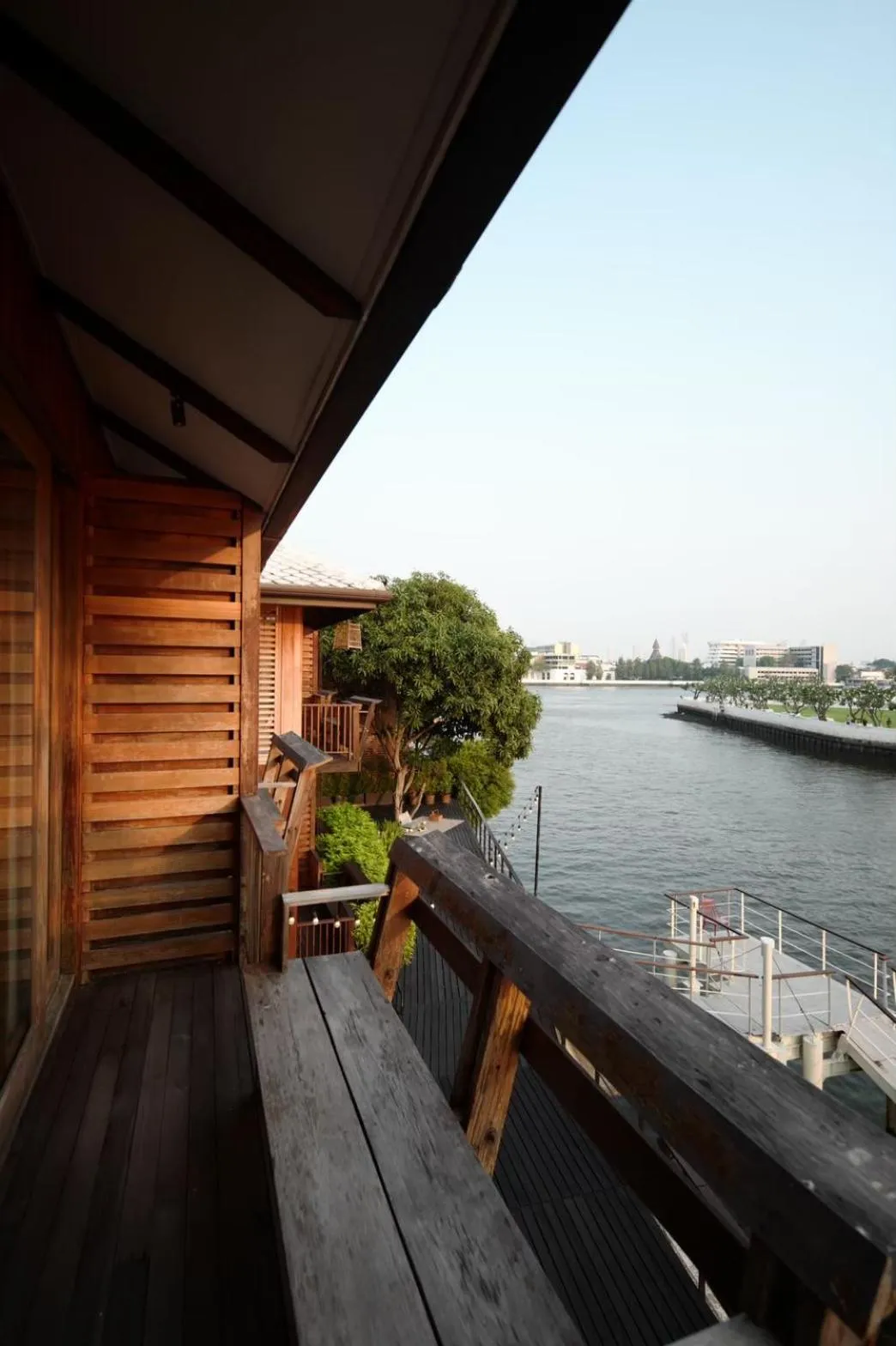 Deluxe with Canal View in Chann Bangkok Noi