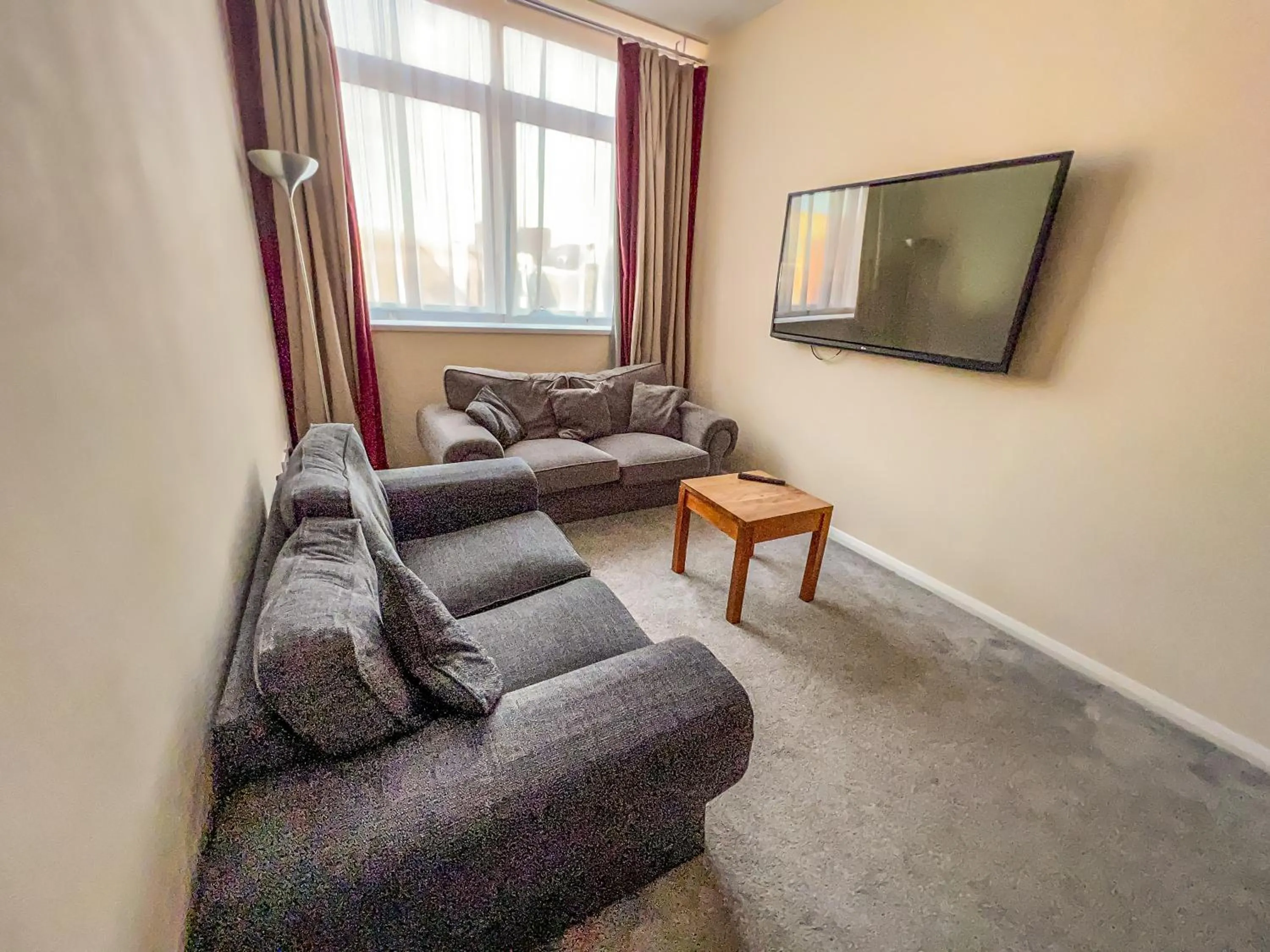 Living room in County Hall Apartment Hotel