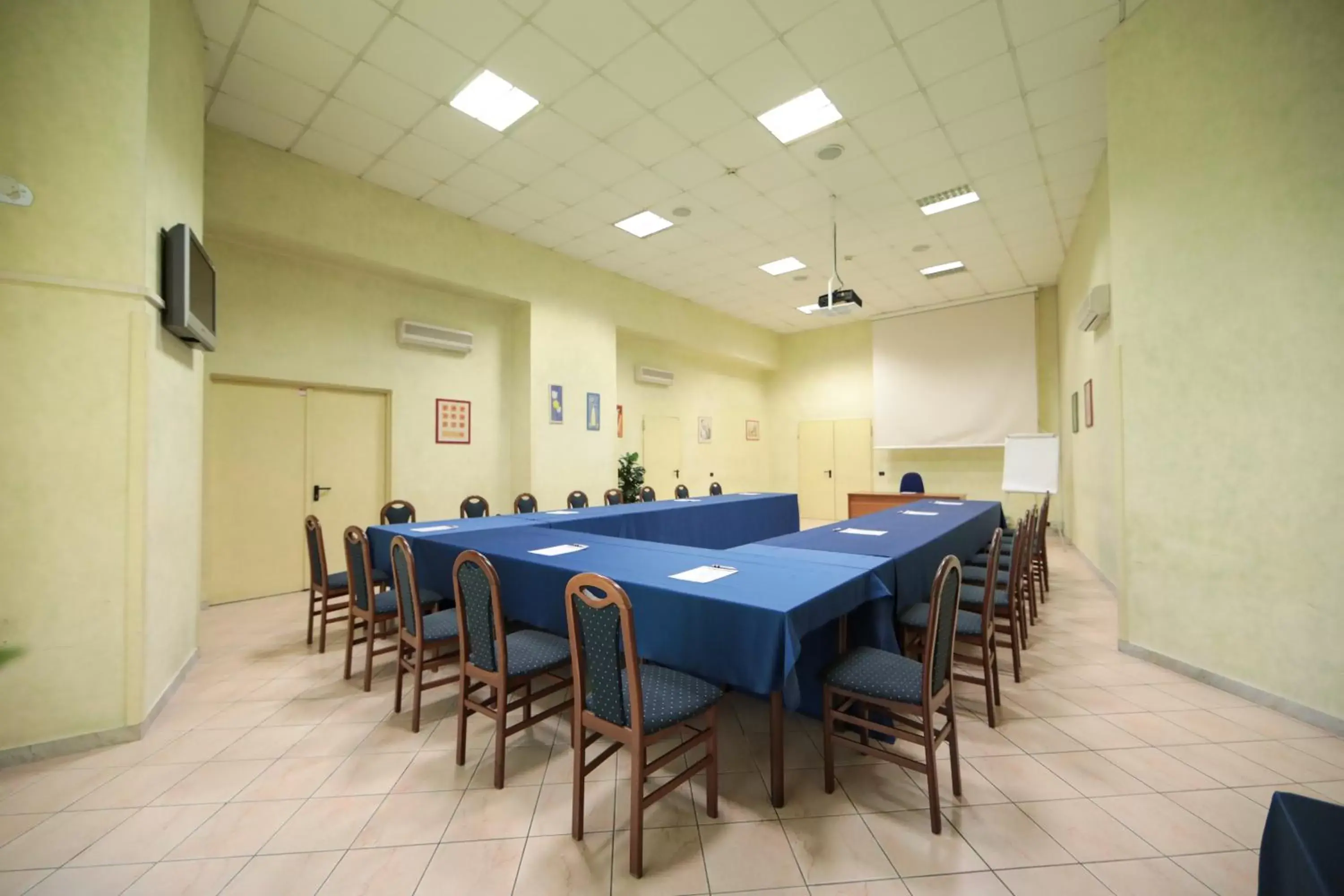 Meeting/conference room in Edra Palace Hotel & Ristorante