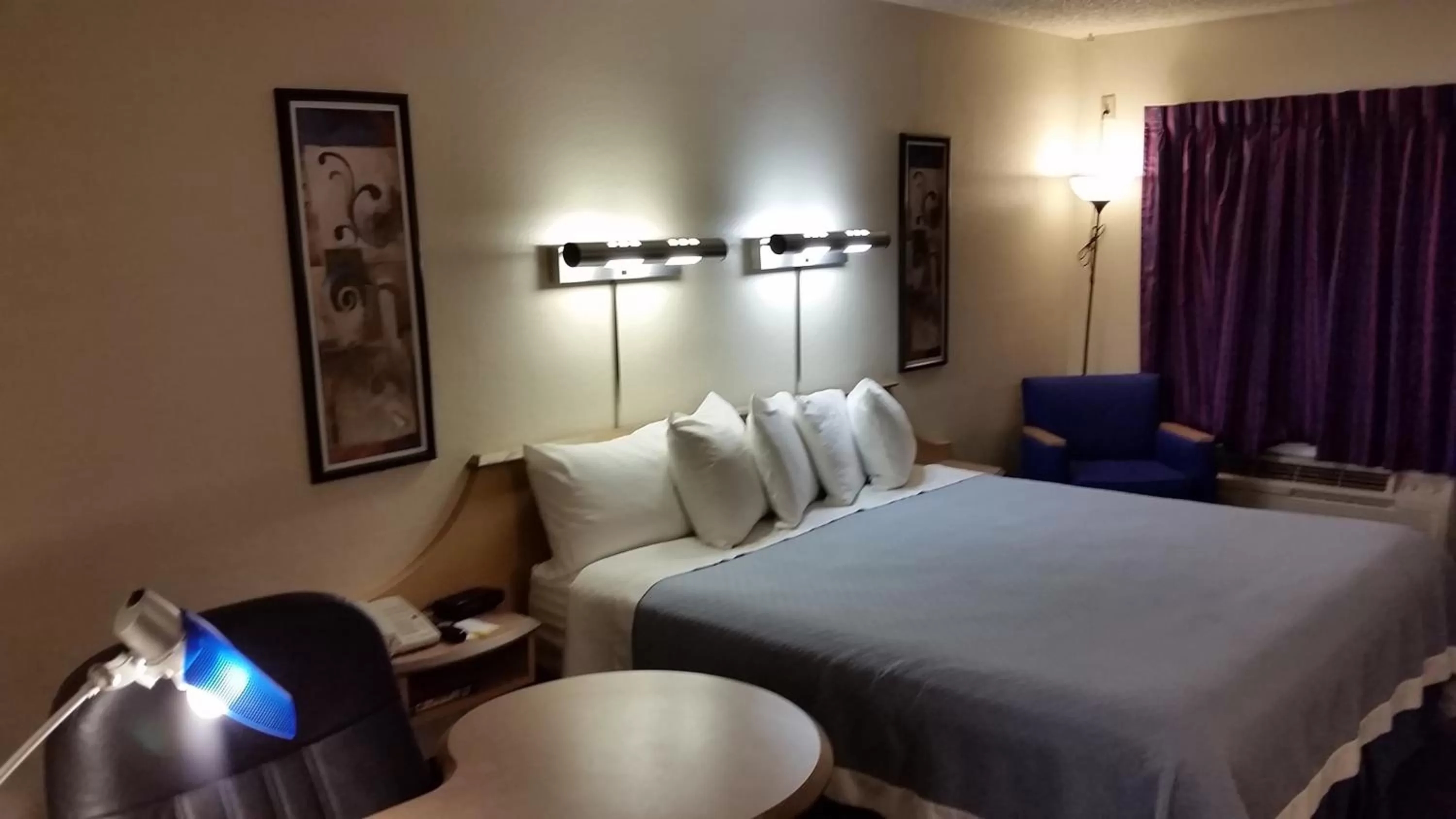 Photo of the whole room, Bed in Days Inn by Wyndham Buena Park Anaheim