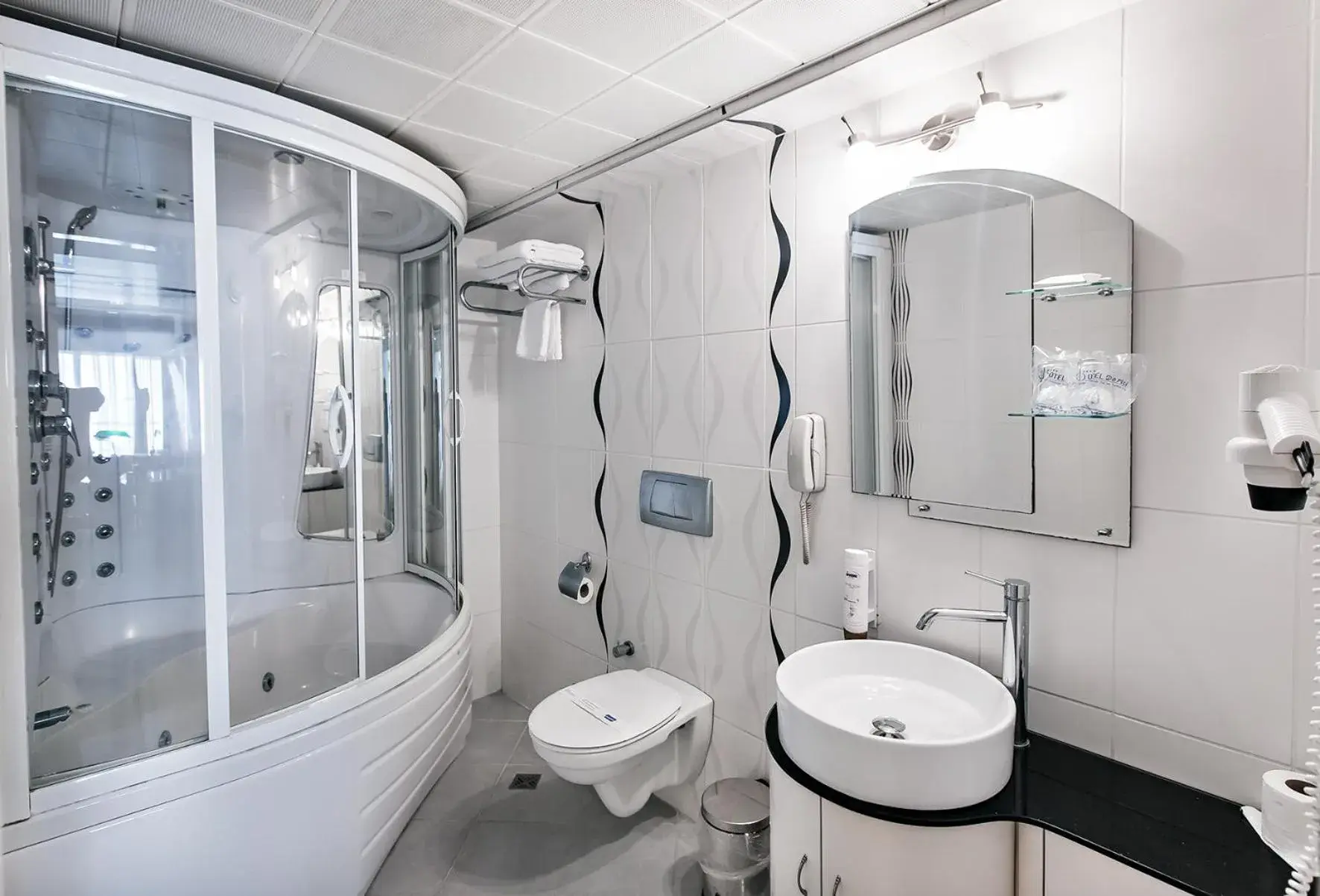 Bathroom in Derici Hotel