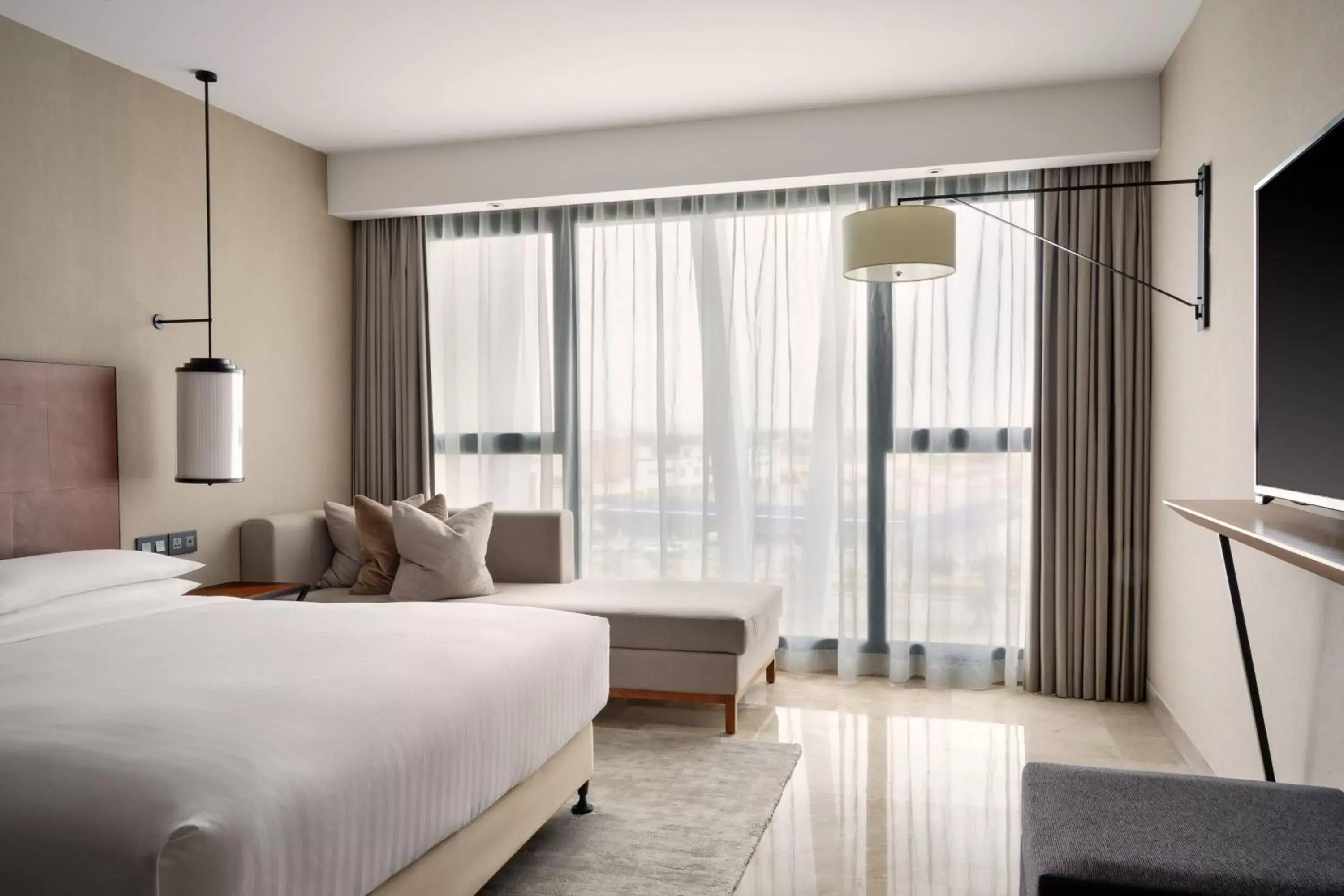 Bedroom, Bed in Tunis Marriott Hotel