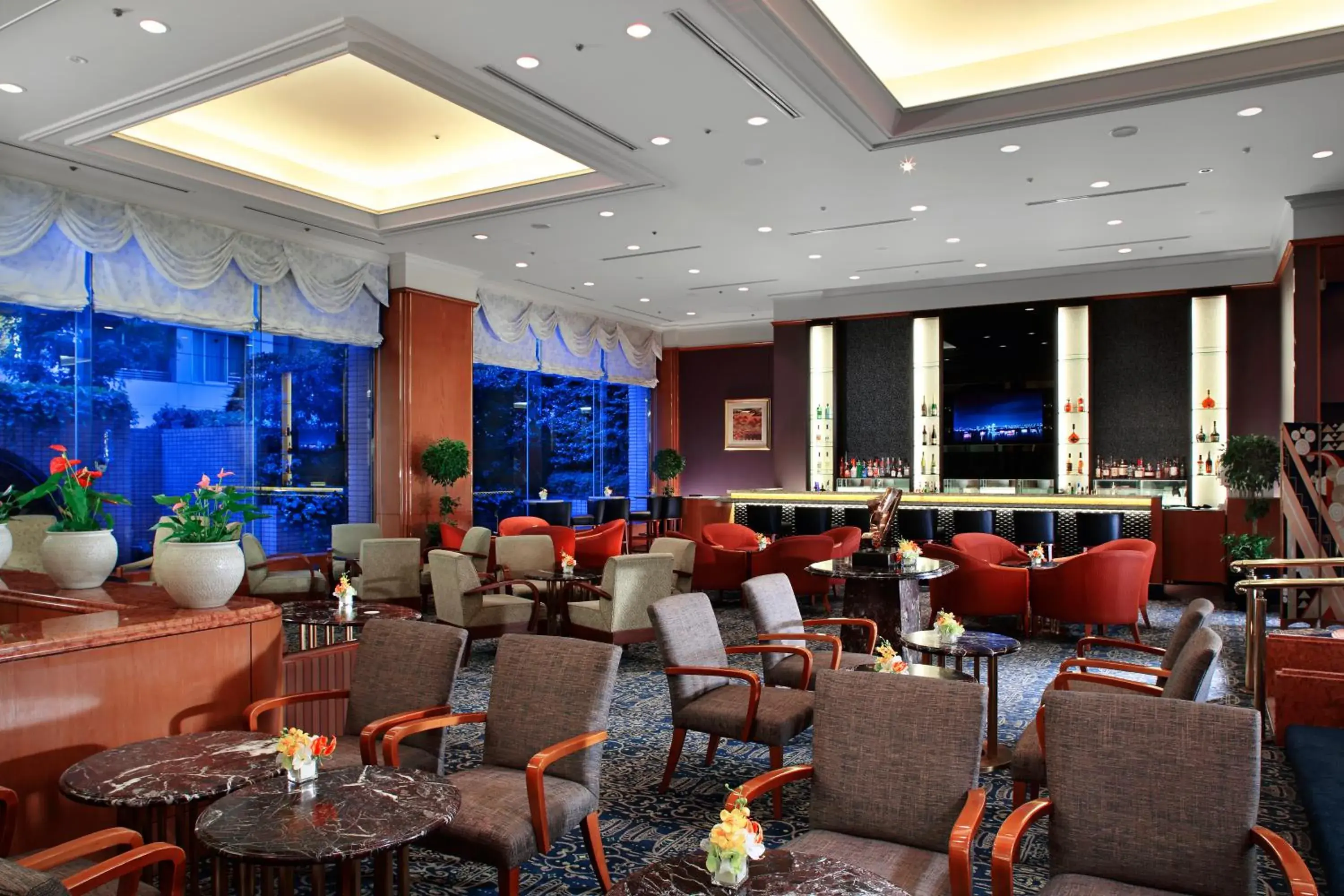 Lounge or bar, Restaurant/Places to Eat in Royal Park Hotel