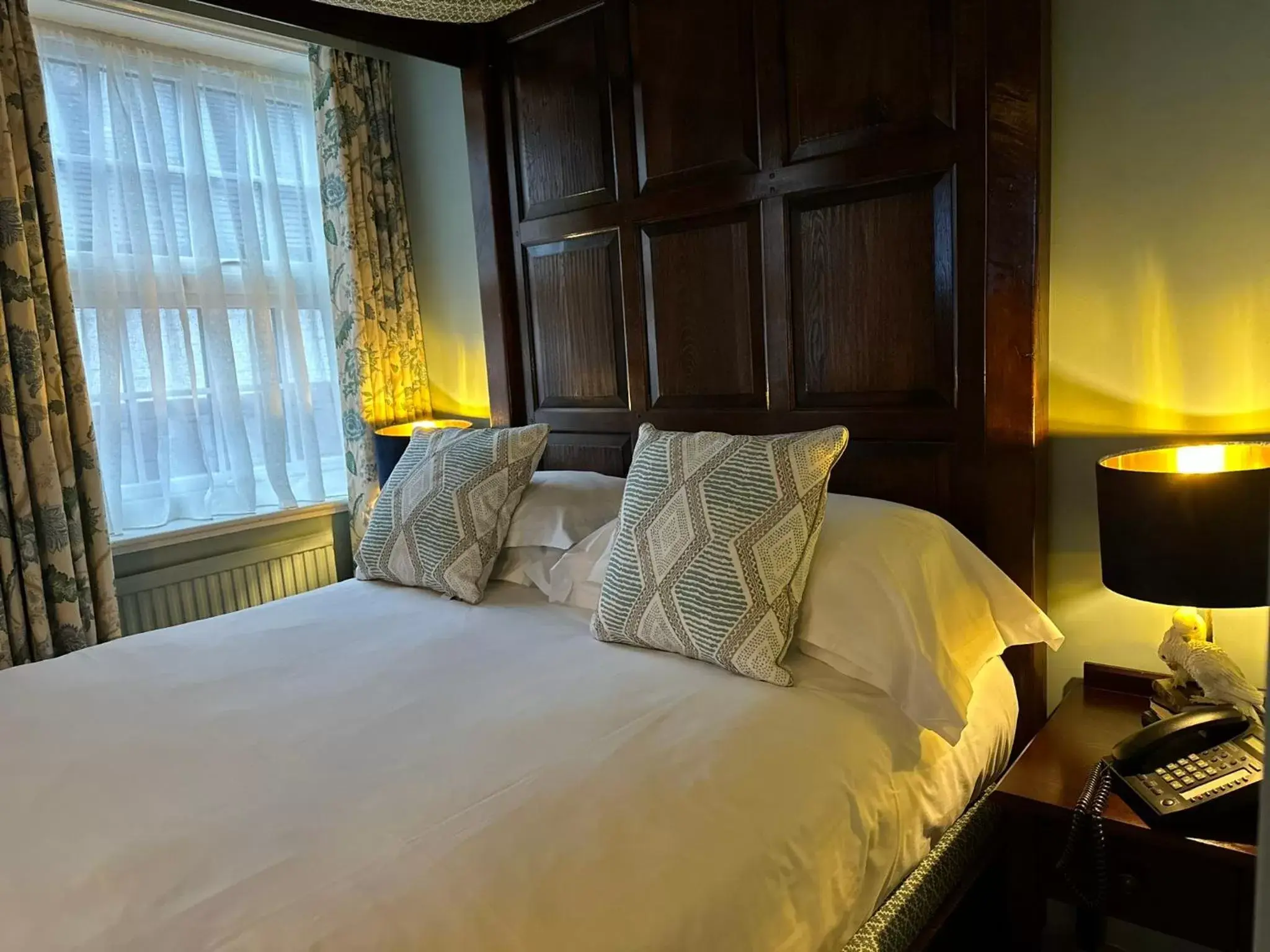 Bedroom, Bed in The George Hotel Easingwold
