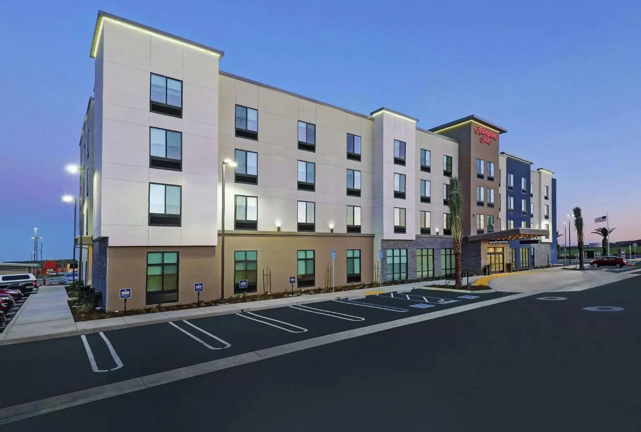 Property building in Hampton Inn Patterson, Ca Property building in Hampton Inn Patterson, Ca