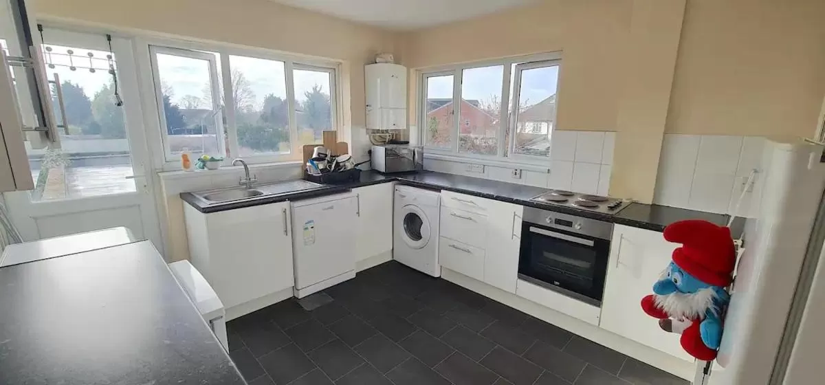 Kitchen/Kitchenette in 44a Bathurst Walk