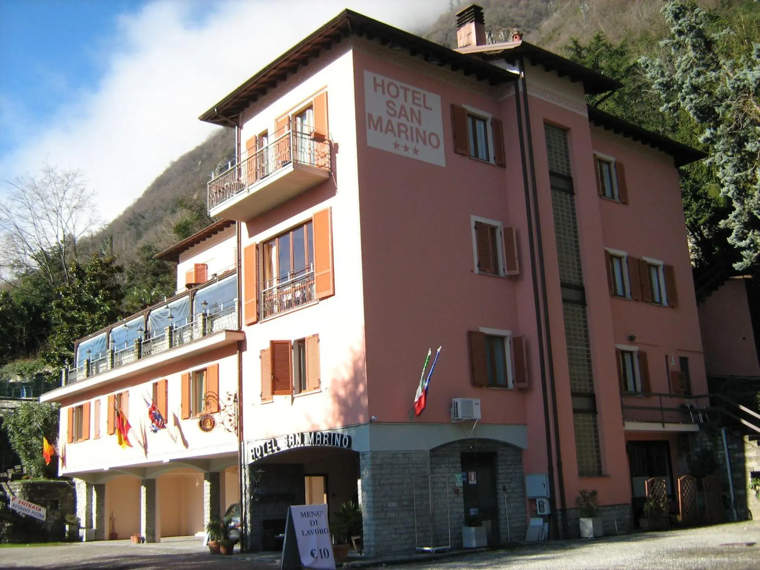 Facade/entrance, Property Building in Hotel San Marino