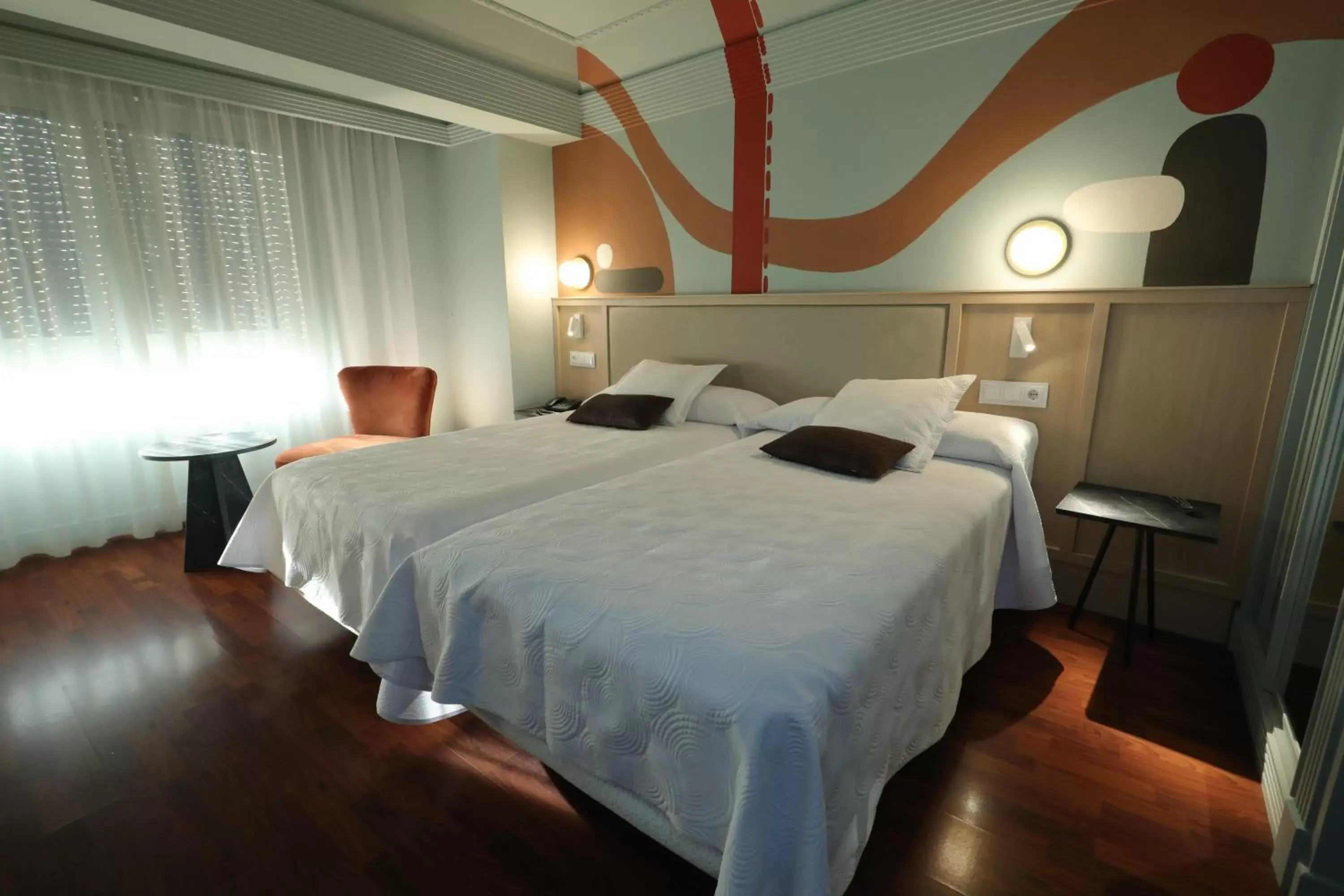 air conditioner, Bed in Hotel Corona de Castilla Burgos