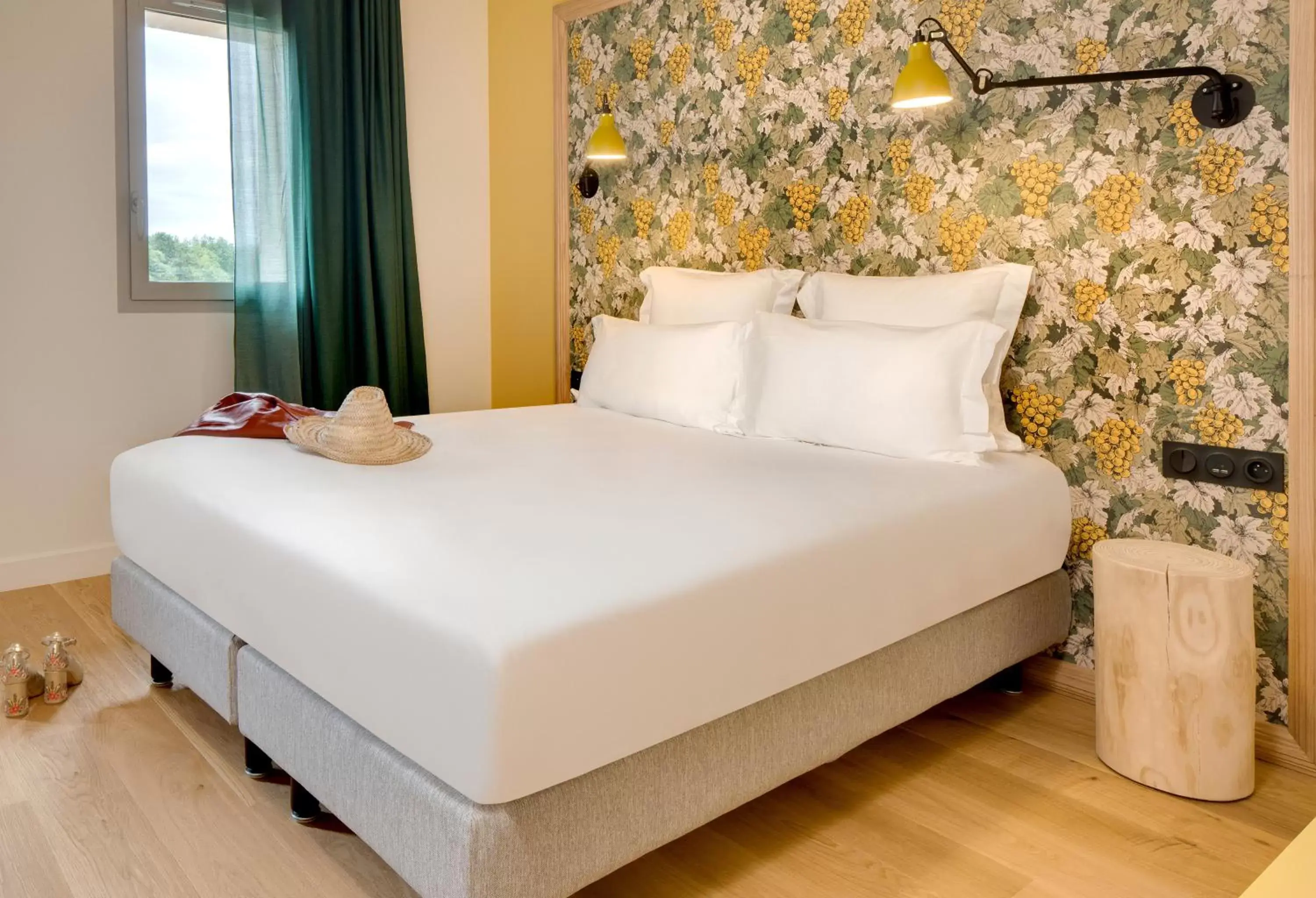 Bedroom, Bed in Château Fage - La Maison des Vignes - Groupe LES COLLECTIONNEURS