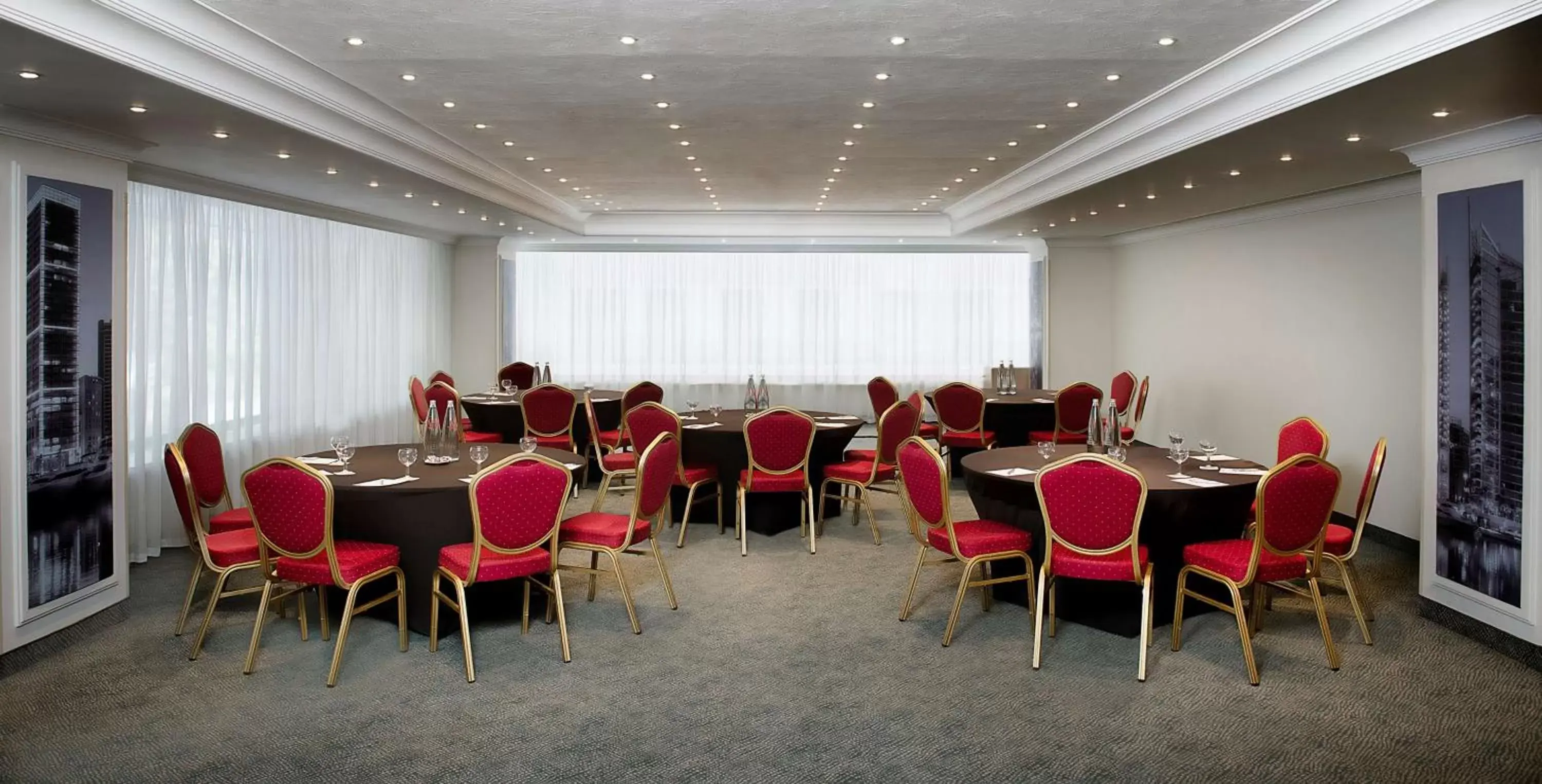 Meeting/conference room in Radisson Blu Martinez Beirut