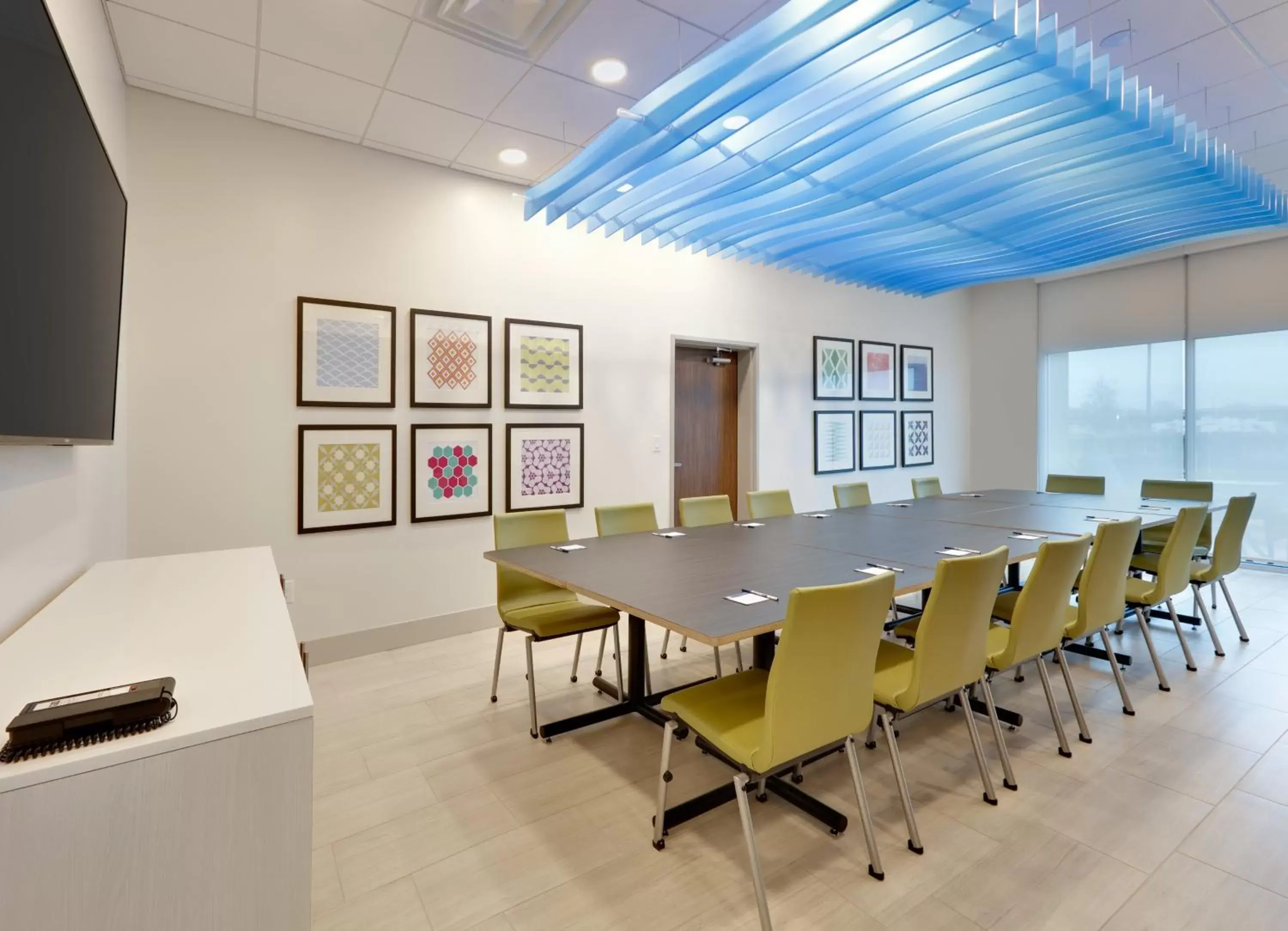 Meeting/conference room in Holiday Inn Express & Suites Plano East - Richardson, an IHG Hotel