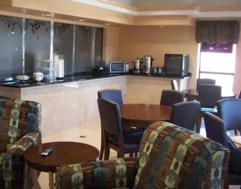 Coffee/tea facilities in Budgetel Inn and Suites