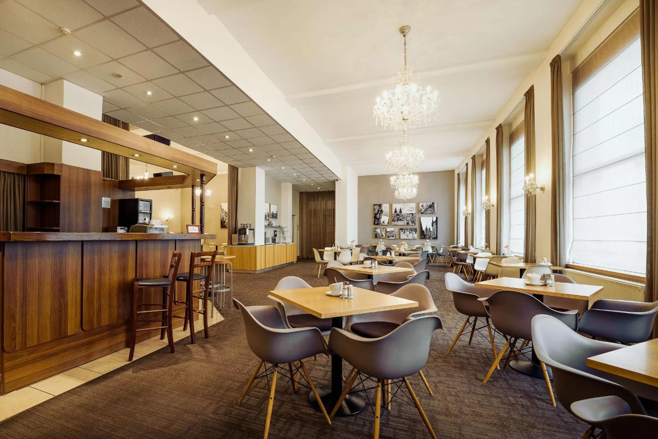 Restaurant/places to eat in Central Hotel Prague