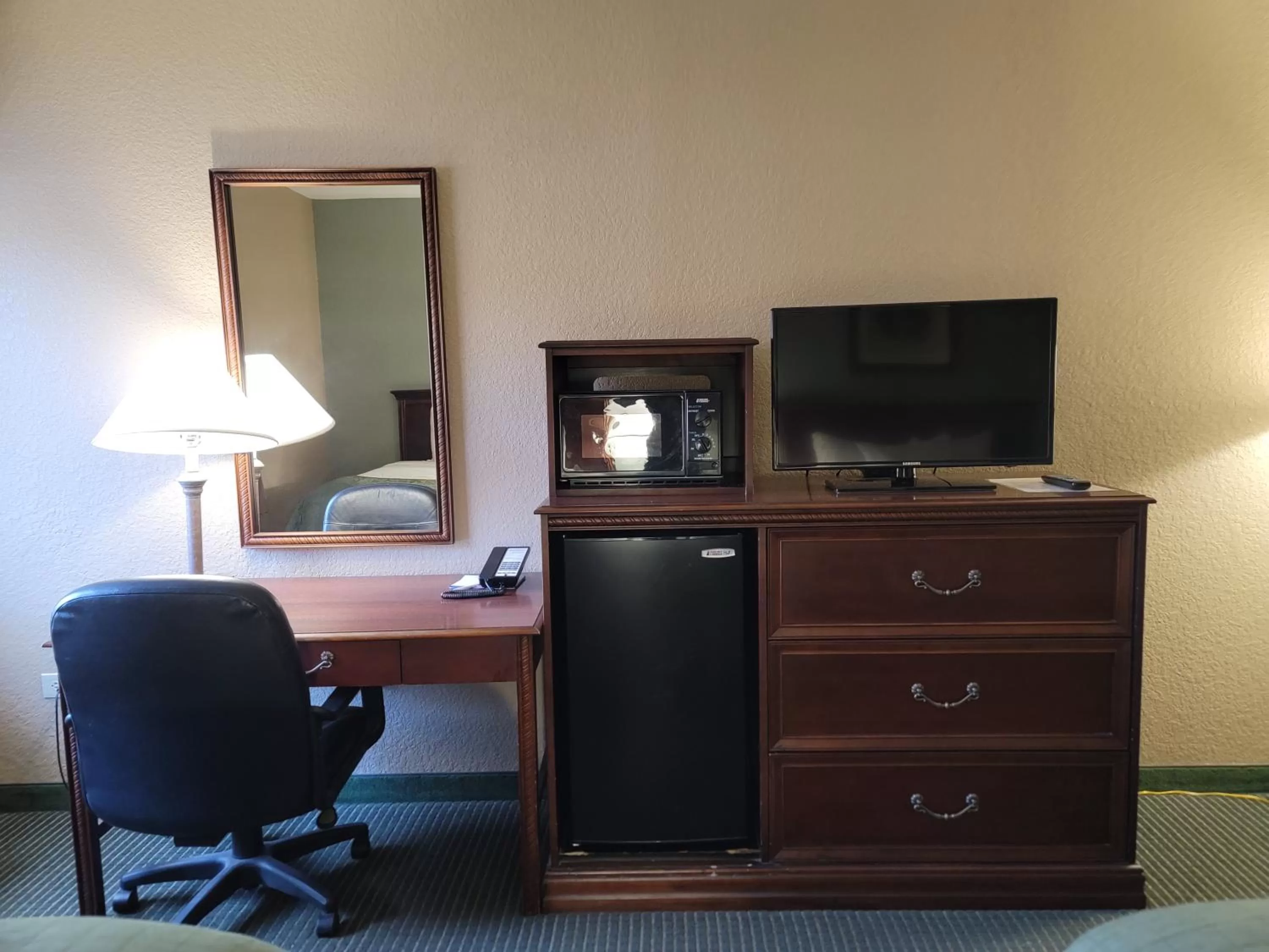 TV and multimedia in Bay Mountain Inn Cherokee Smoky Mountains