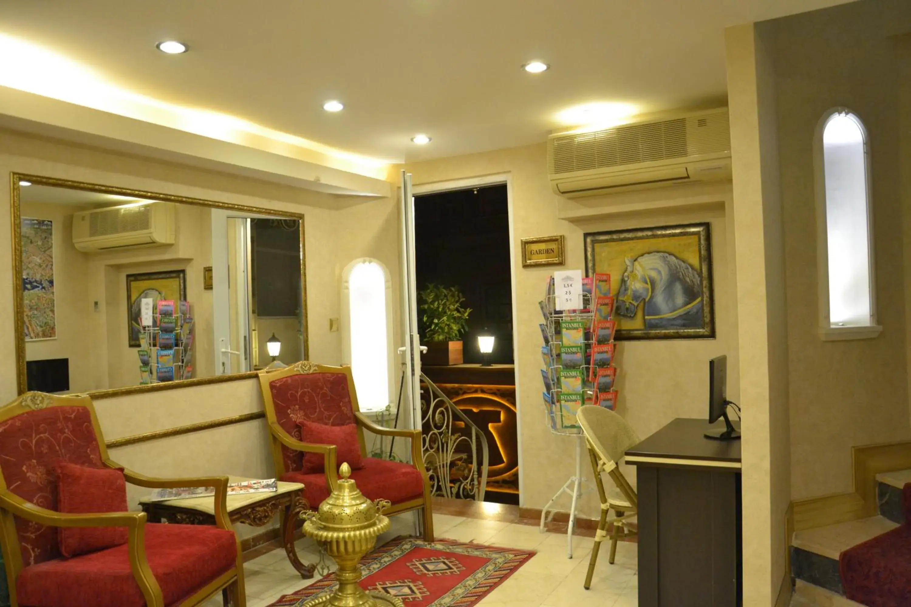 Communal lounge/ TV room, Lobby/Reception in Kaftan Hotel