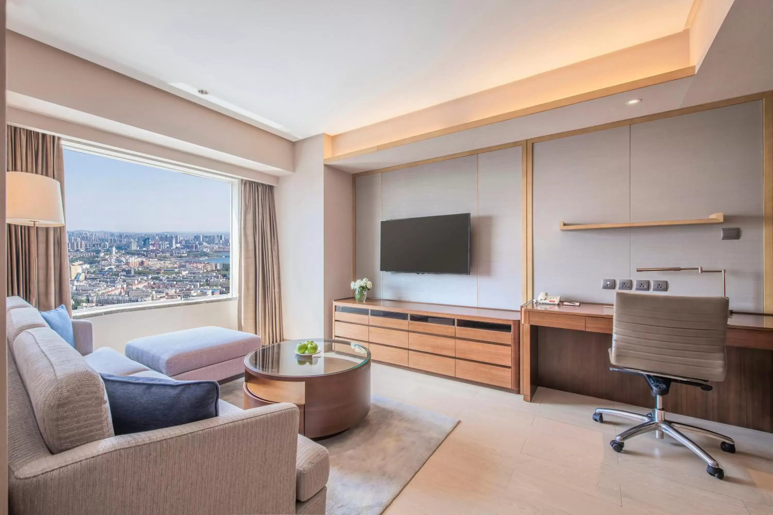 Living room, TV/Entertainment Center in Shangri-La Changchun