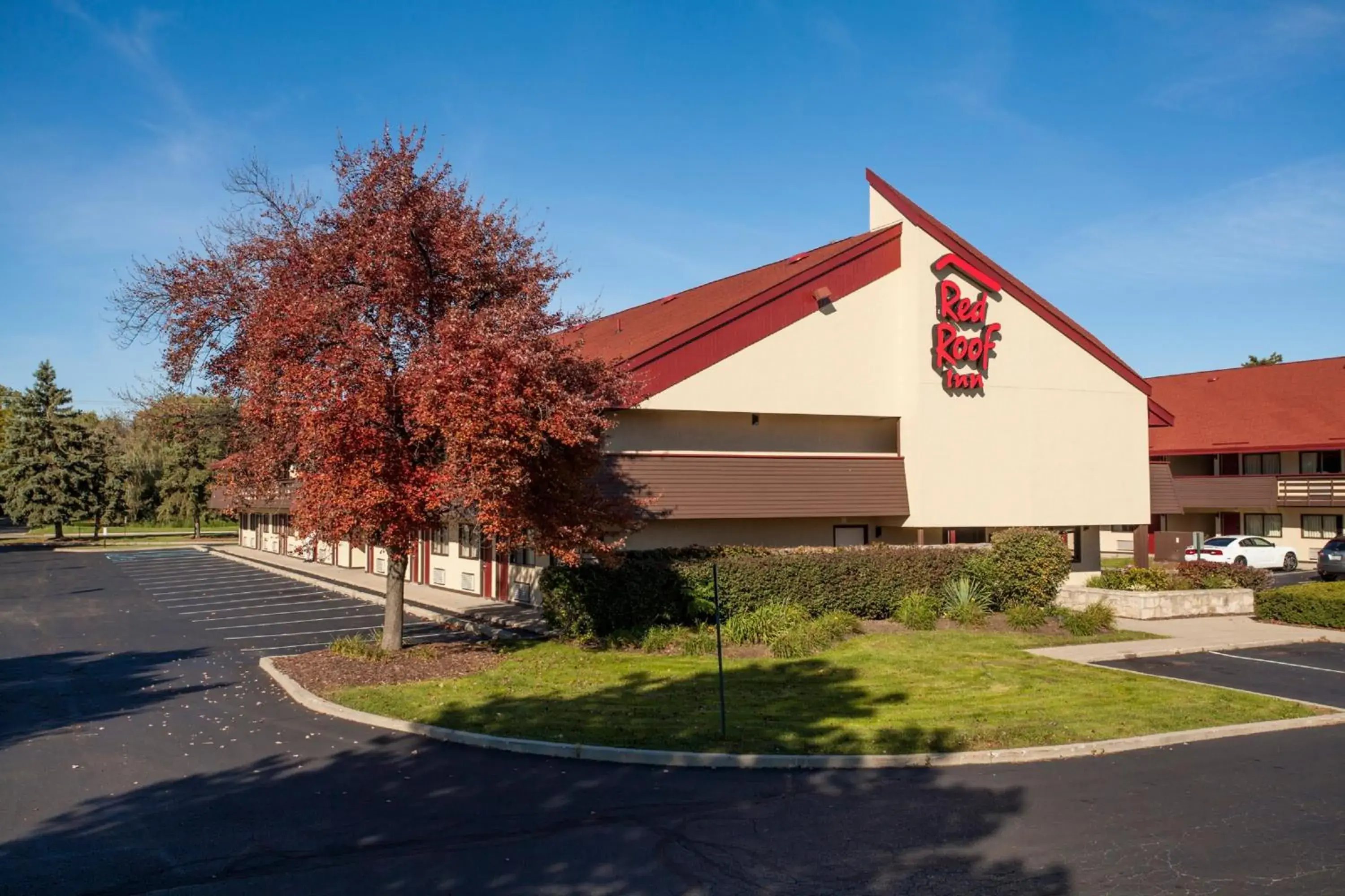 Property Building in Red Roof Inn Detroit - Troy