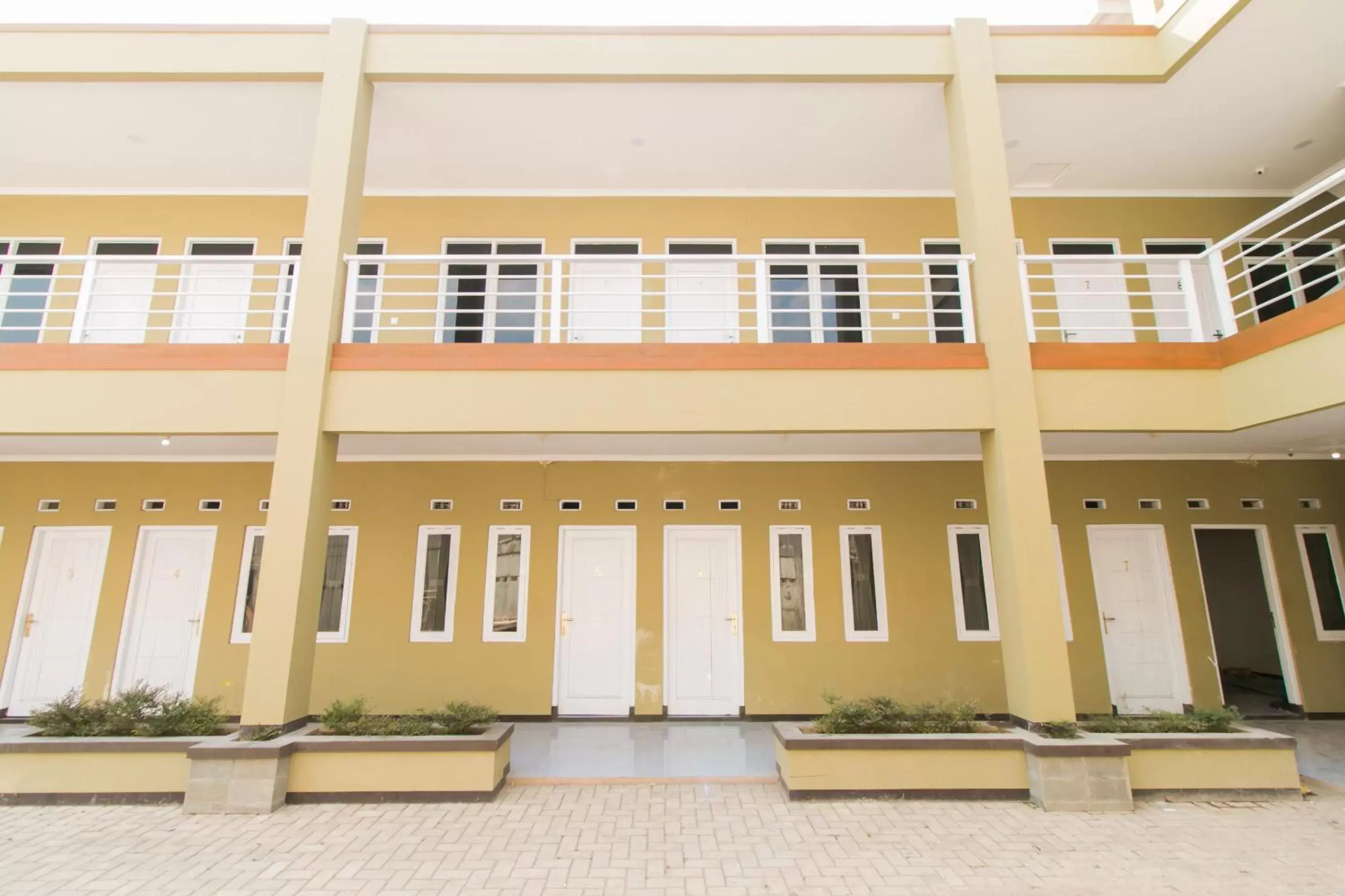 Property Building in OYO 1078 Fakhira Residence