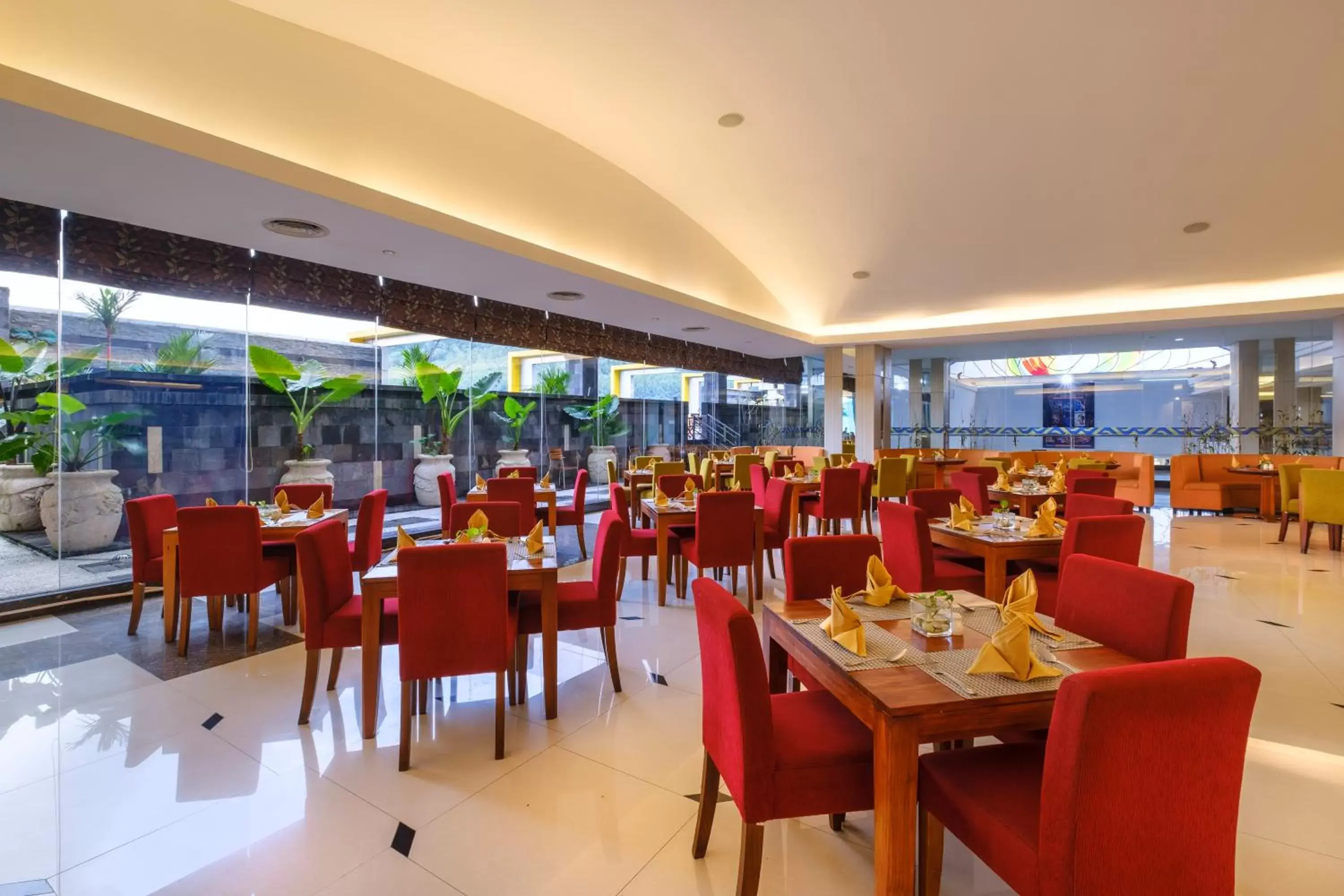 Restaurant/places to eat in Grand Artos Hotel & Convention Restaurant/places to eat in Grand Artos Hotel & Convention