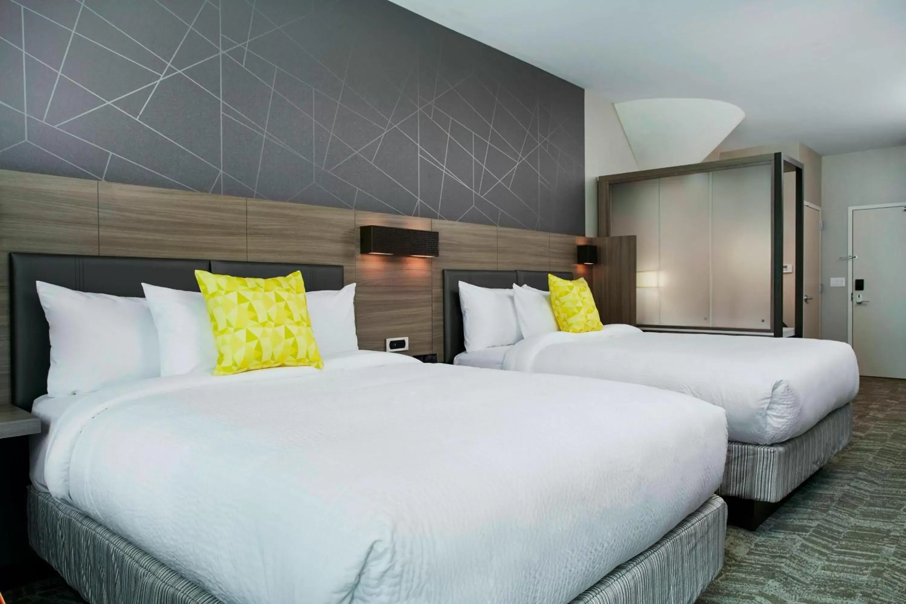 Bedroom, Bed in SpringHill Suites by Marriott Milwaukee Downtown
