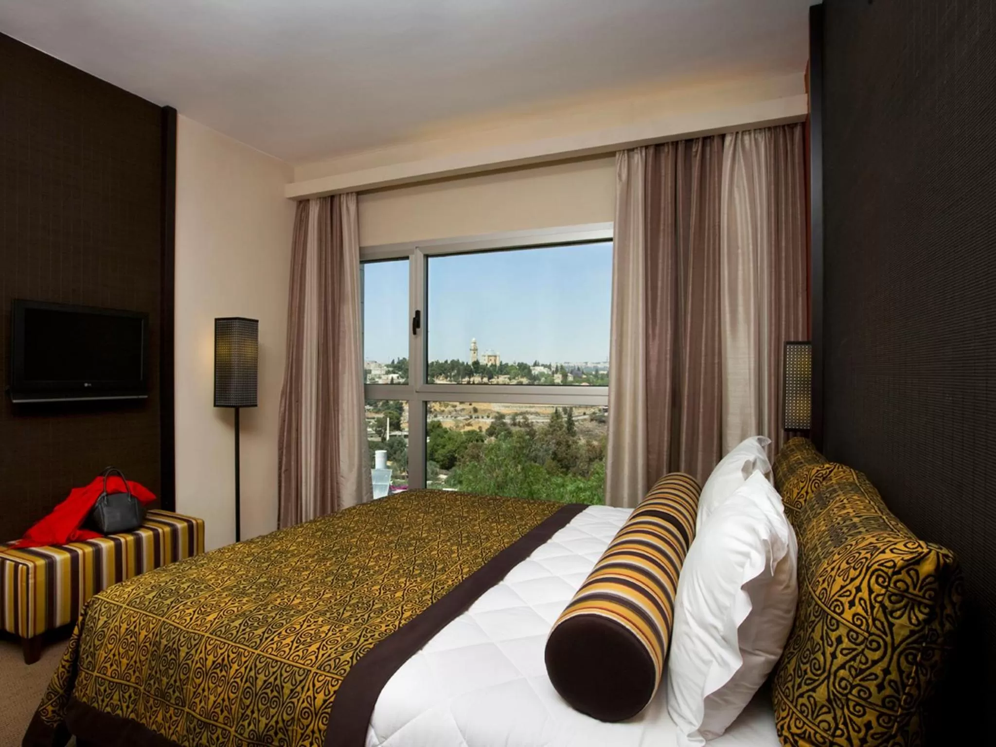 Bed in Dan Boutique Hotel Jerusalem