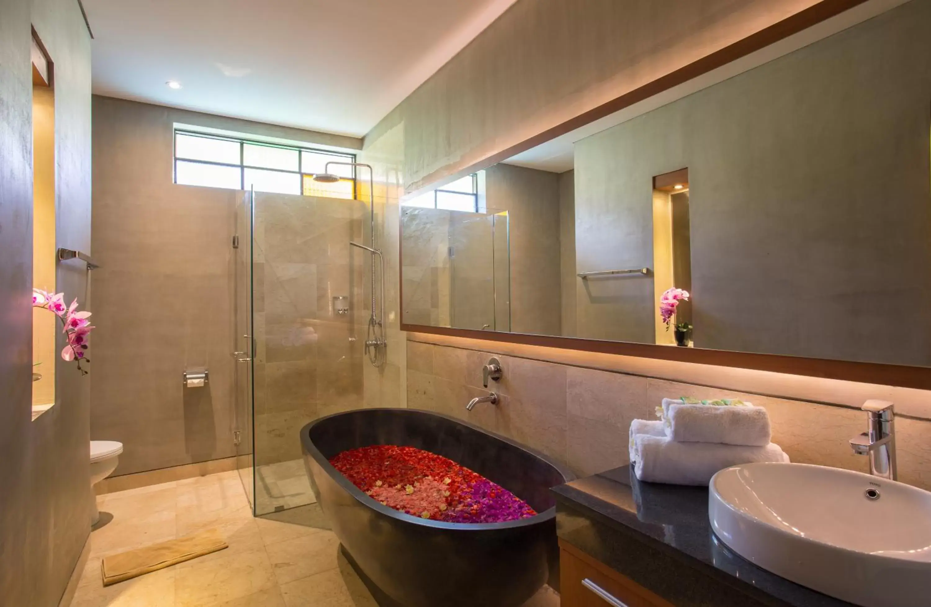 Bathroom in Grand Sehati & Spa, Ubud