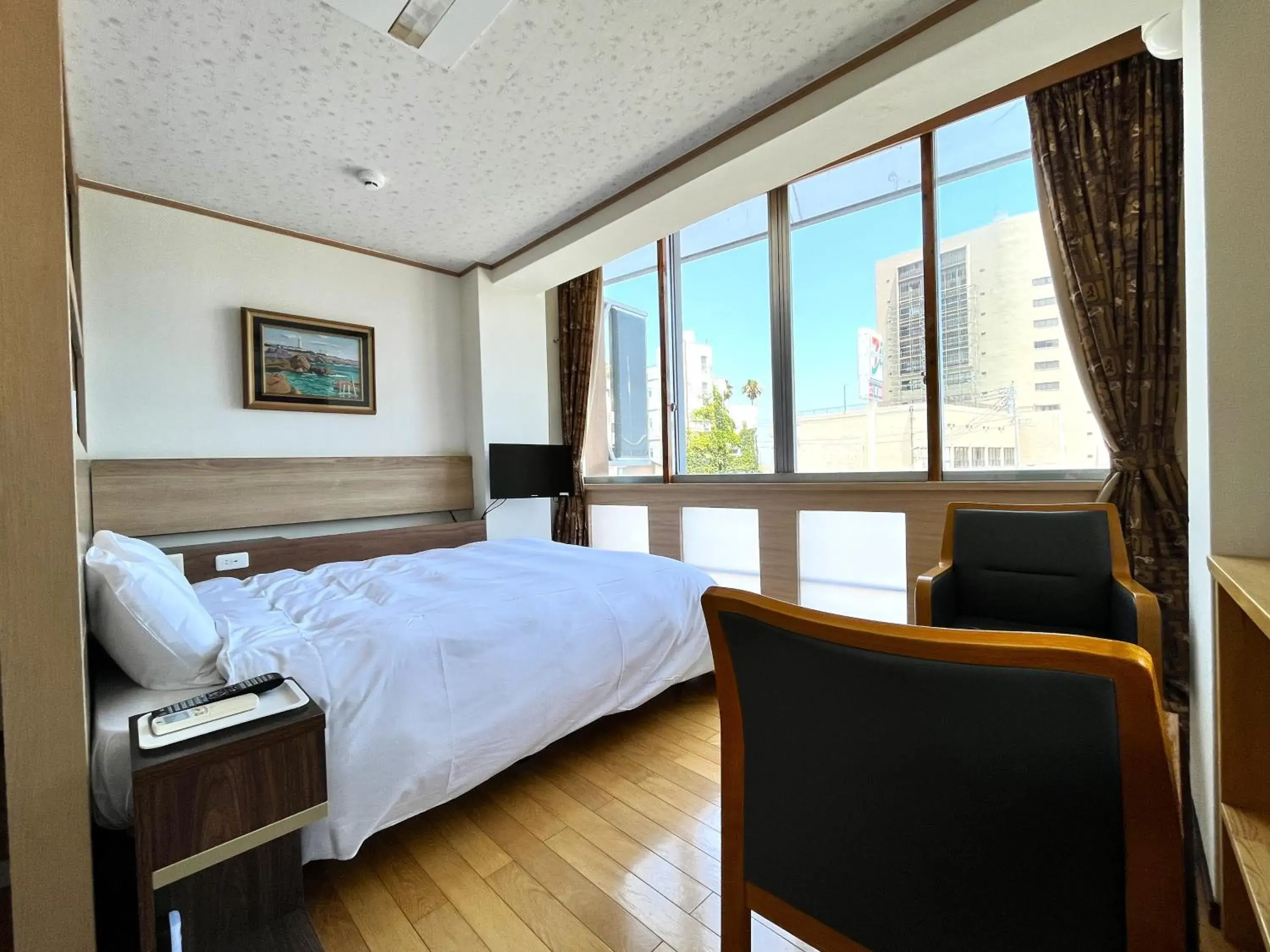 Bed in Izu no Umi Hotel                                                                          