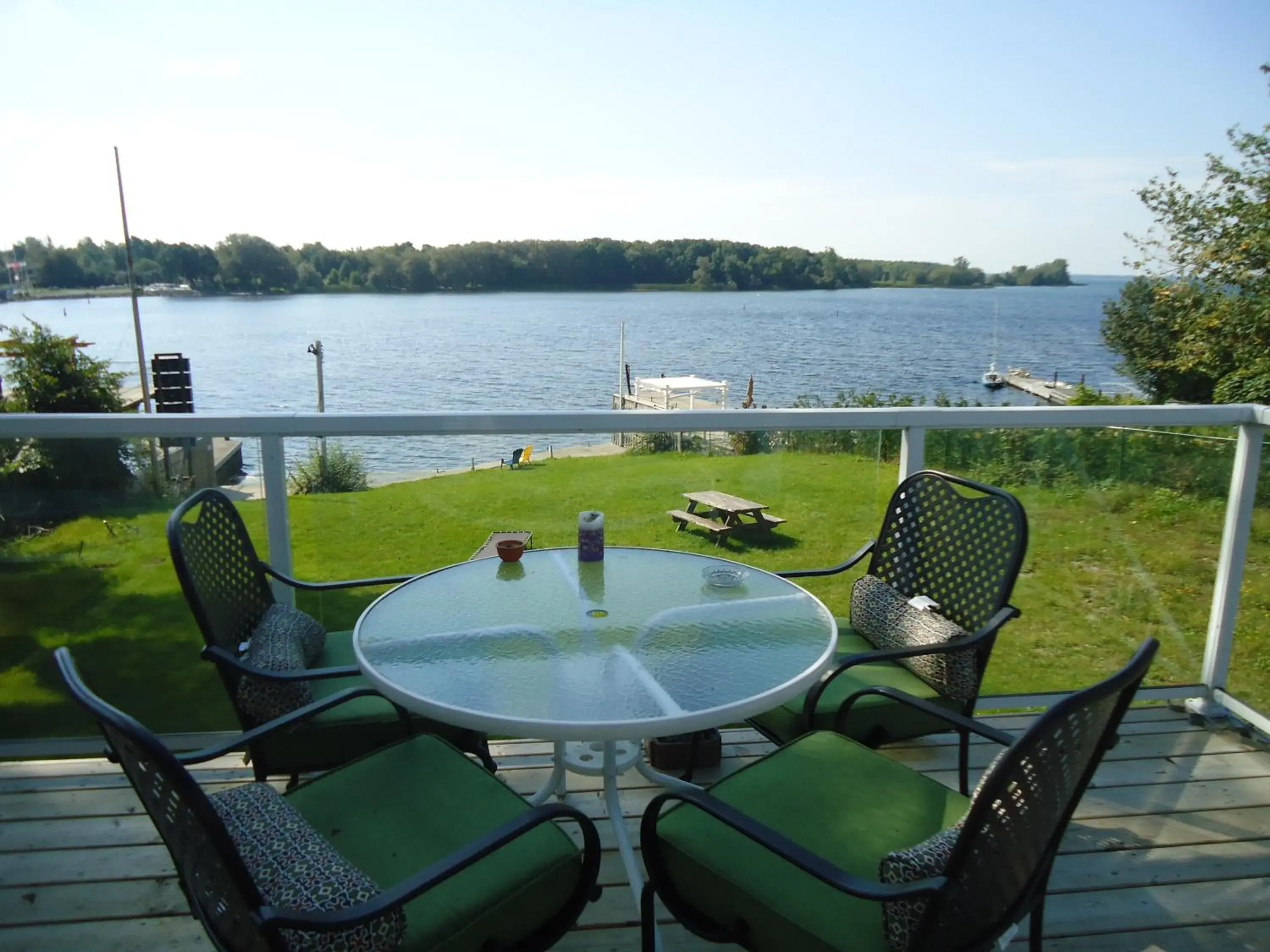 View (from property/room), Balcony/Terrace in Bayside Inn & Waterfront Suites