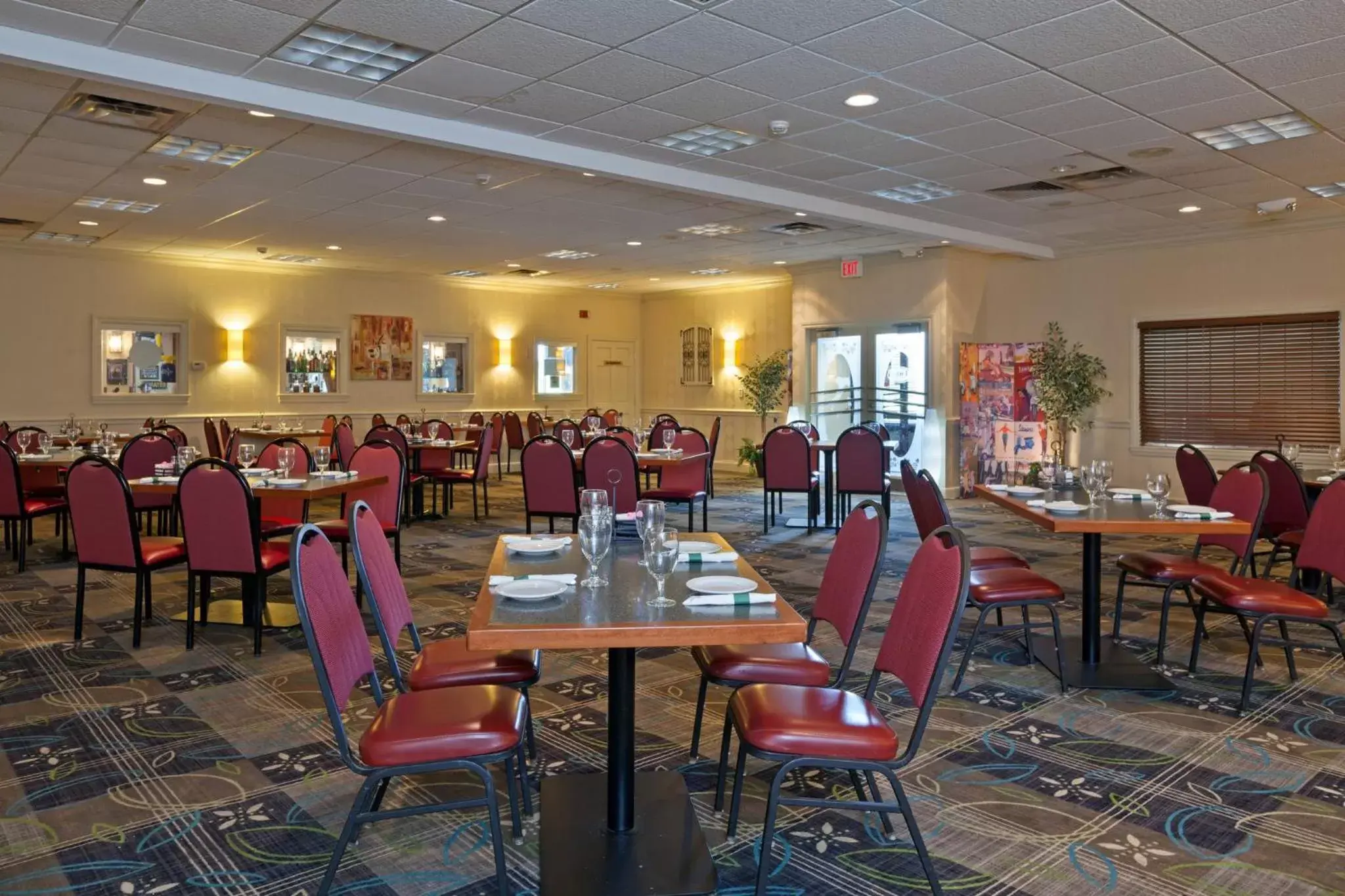 Restaurant/Places to Eat in Holiday Inn Weirton-Steubenville Area