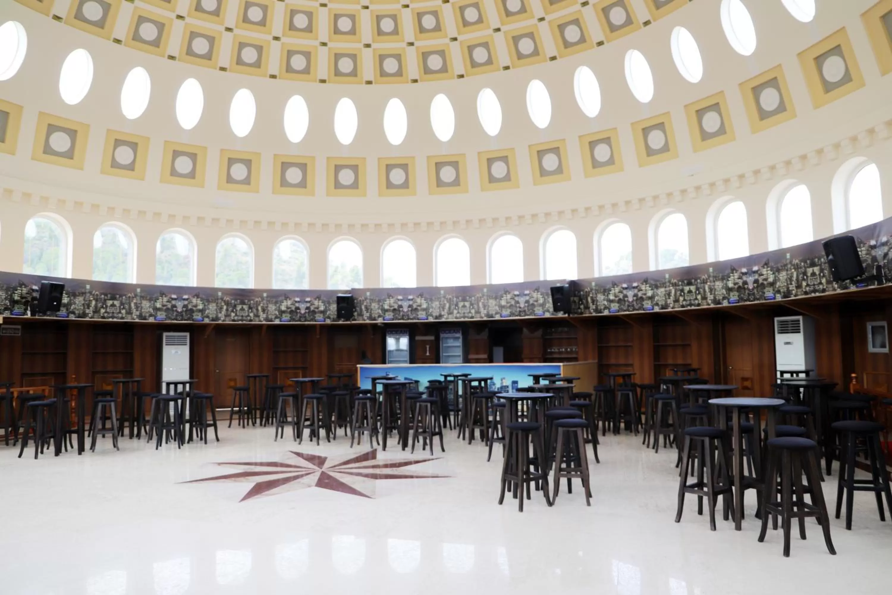 Nightclub / DJ in Hotel Colombo