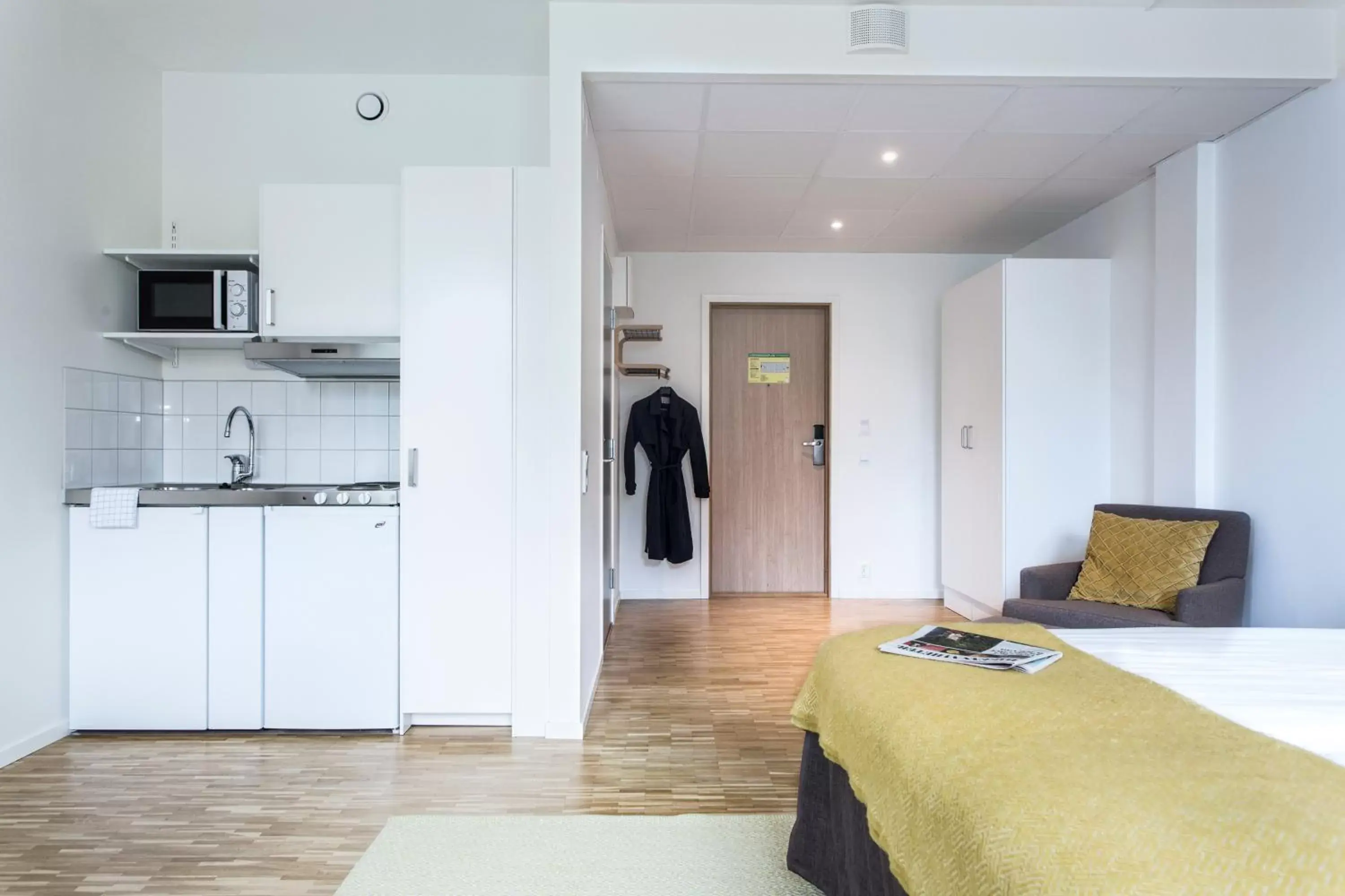 Kitchen or kitchenette, Bed in Biz Apartment Solna Kitchen or kitchenette, Bed in Biz Apartment Solna