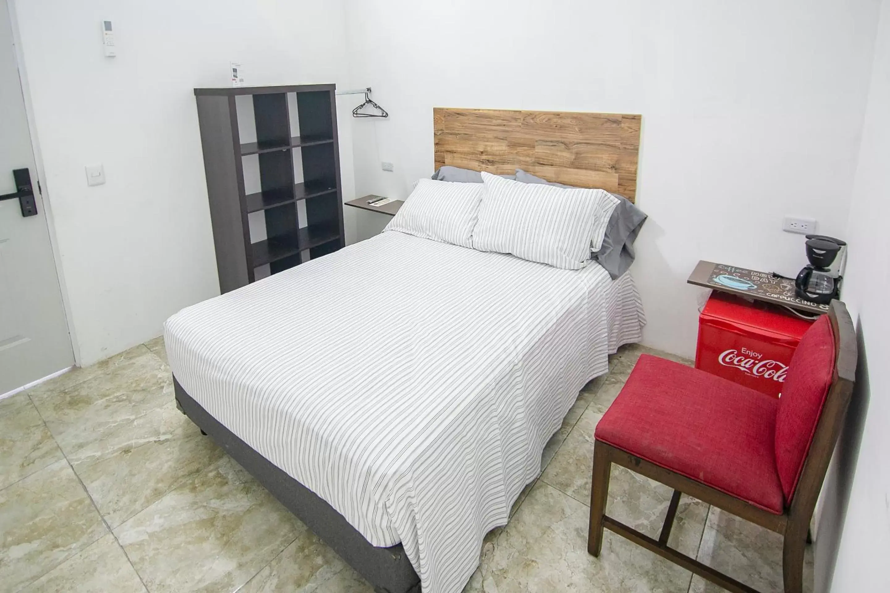Bedroom, Bed in OYO Hotel Plaza Las Torres, Cabo San Lucas