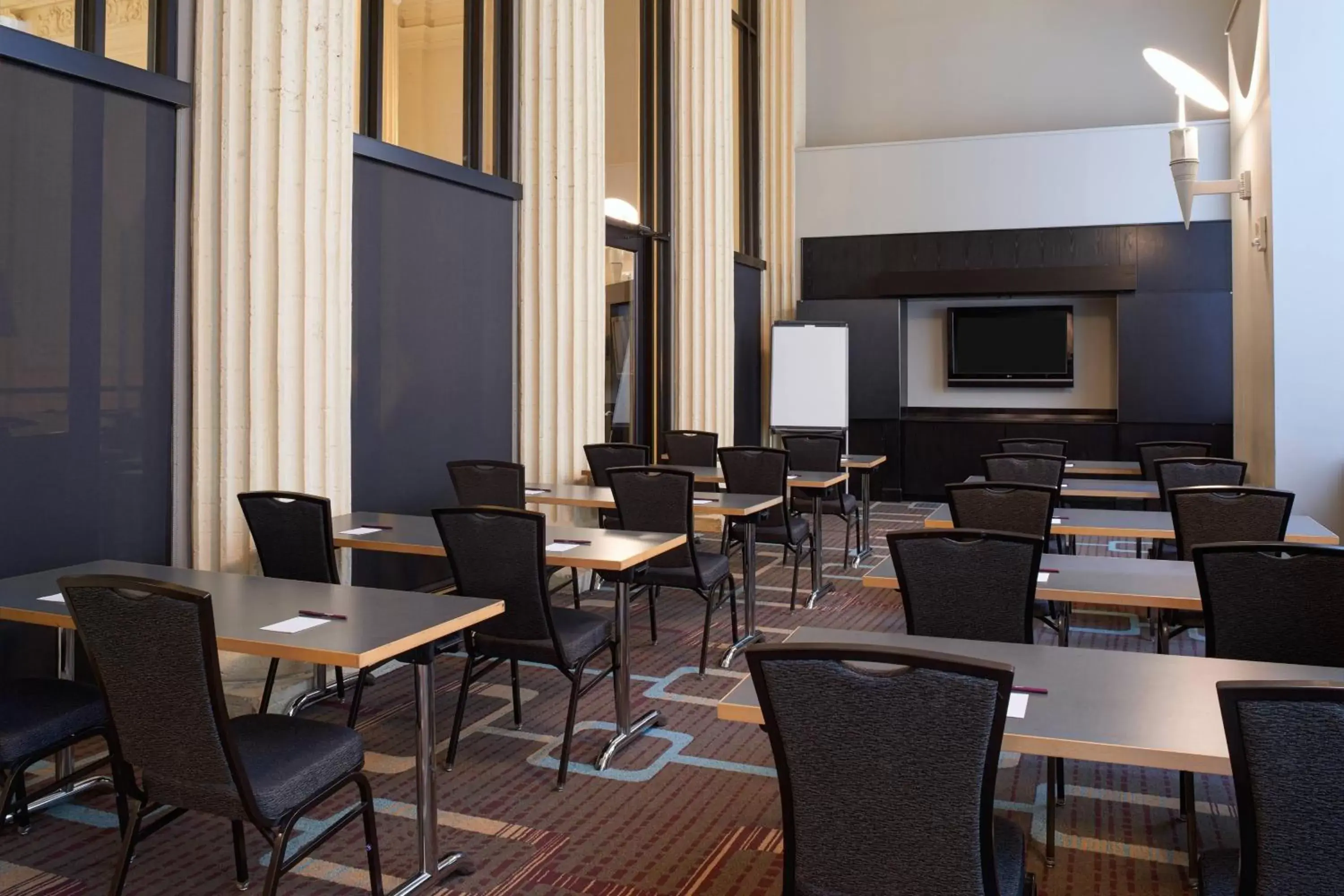 Meeting/conference room, Restaurant/Places to Eat in Residence Inn Columbus Downtown