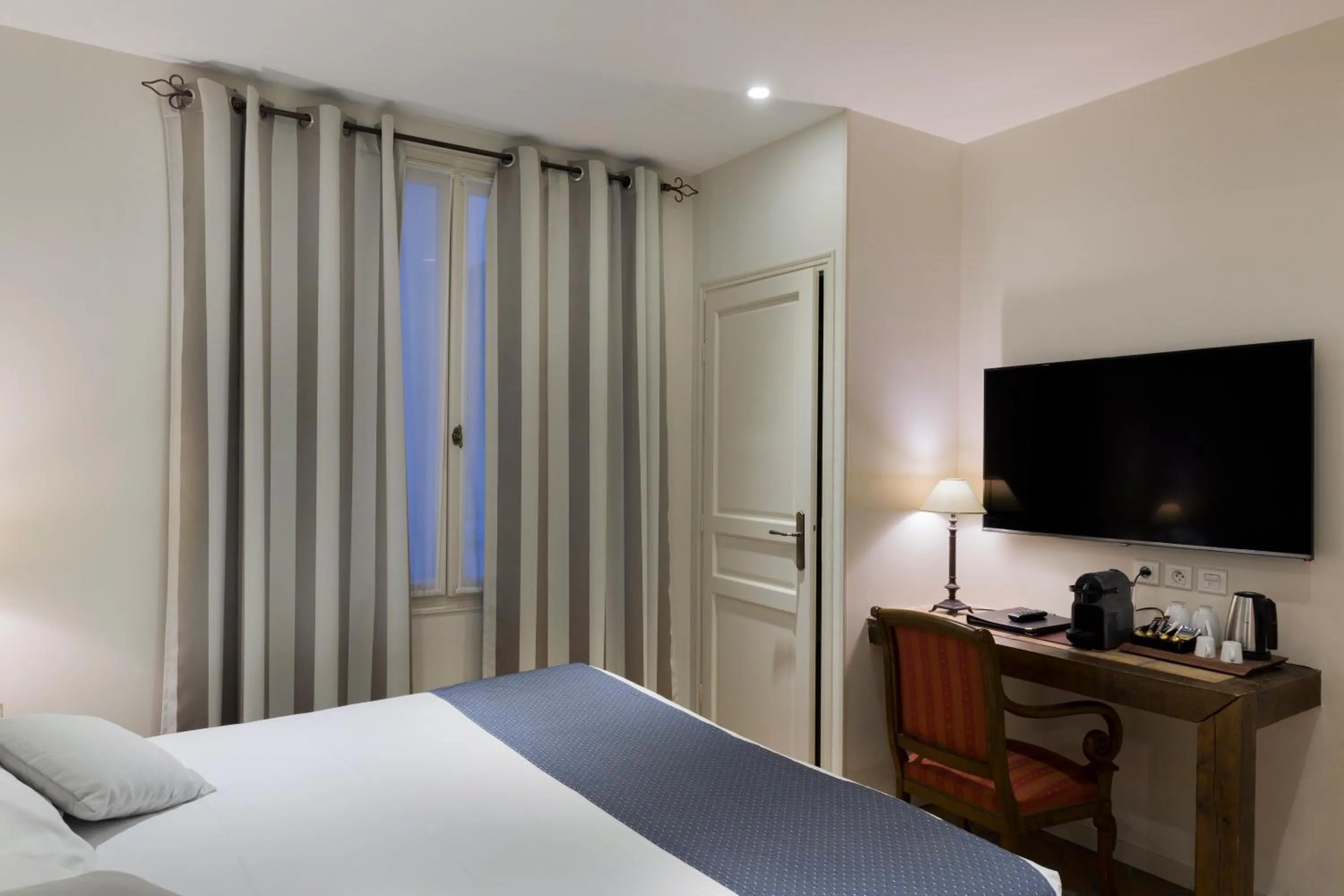 Bed in Hotel Mogador