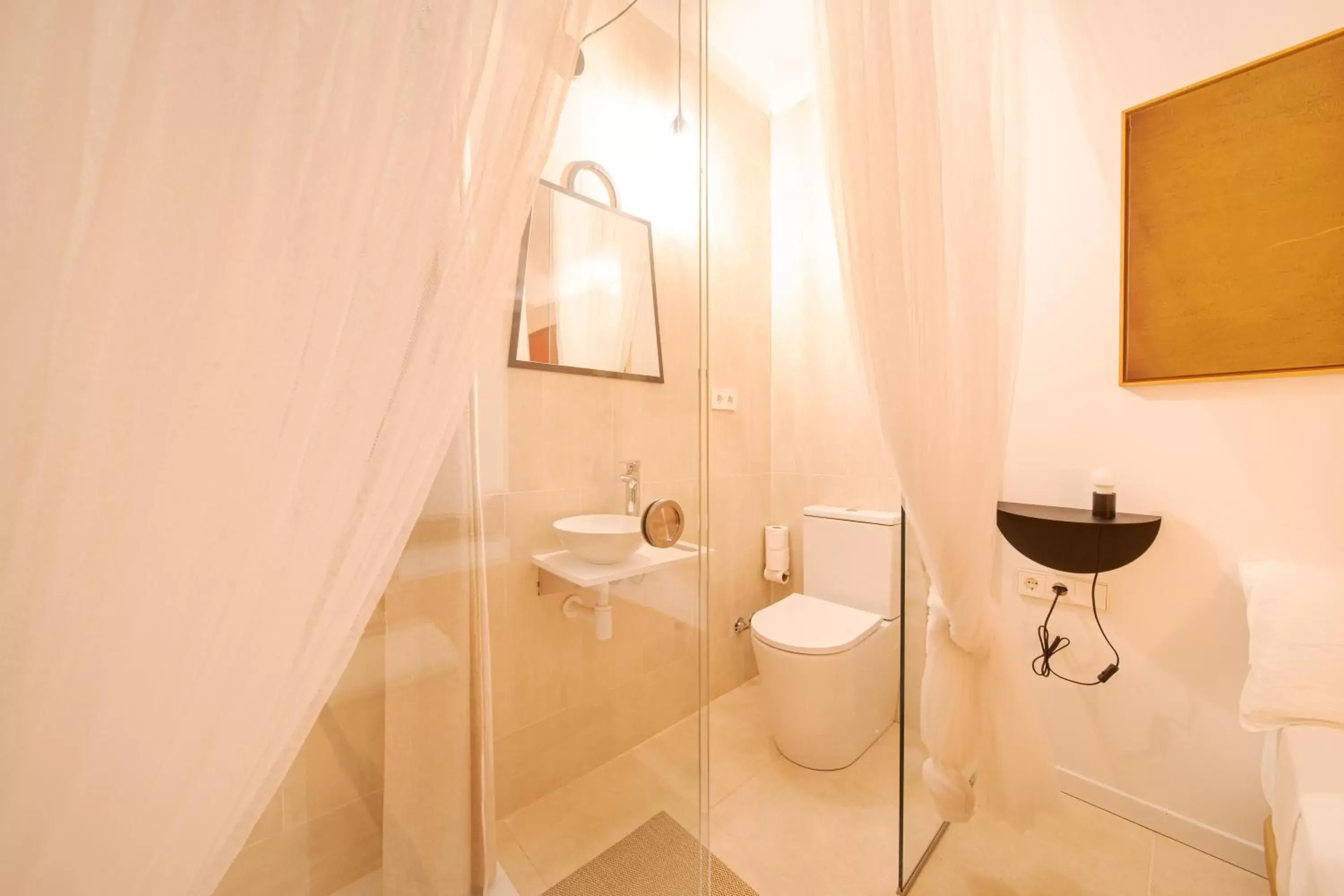 Shower, Bathroom in Sitges Beach Hostal