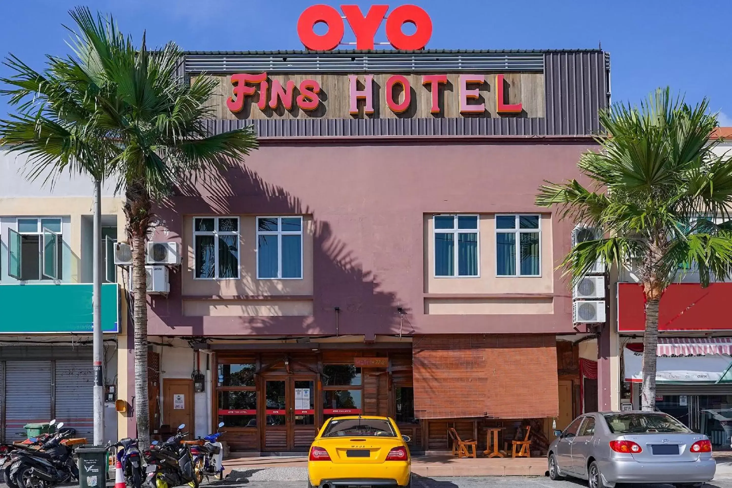 Property building in OYO 89976 Fins Hotel