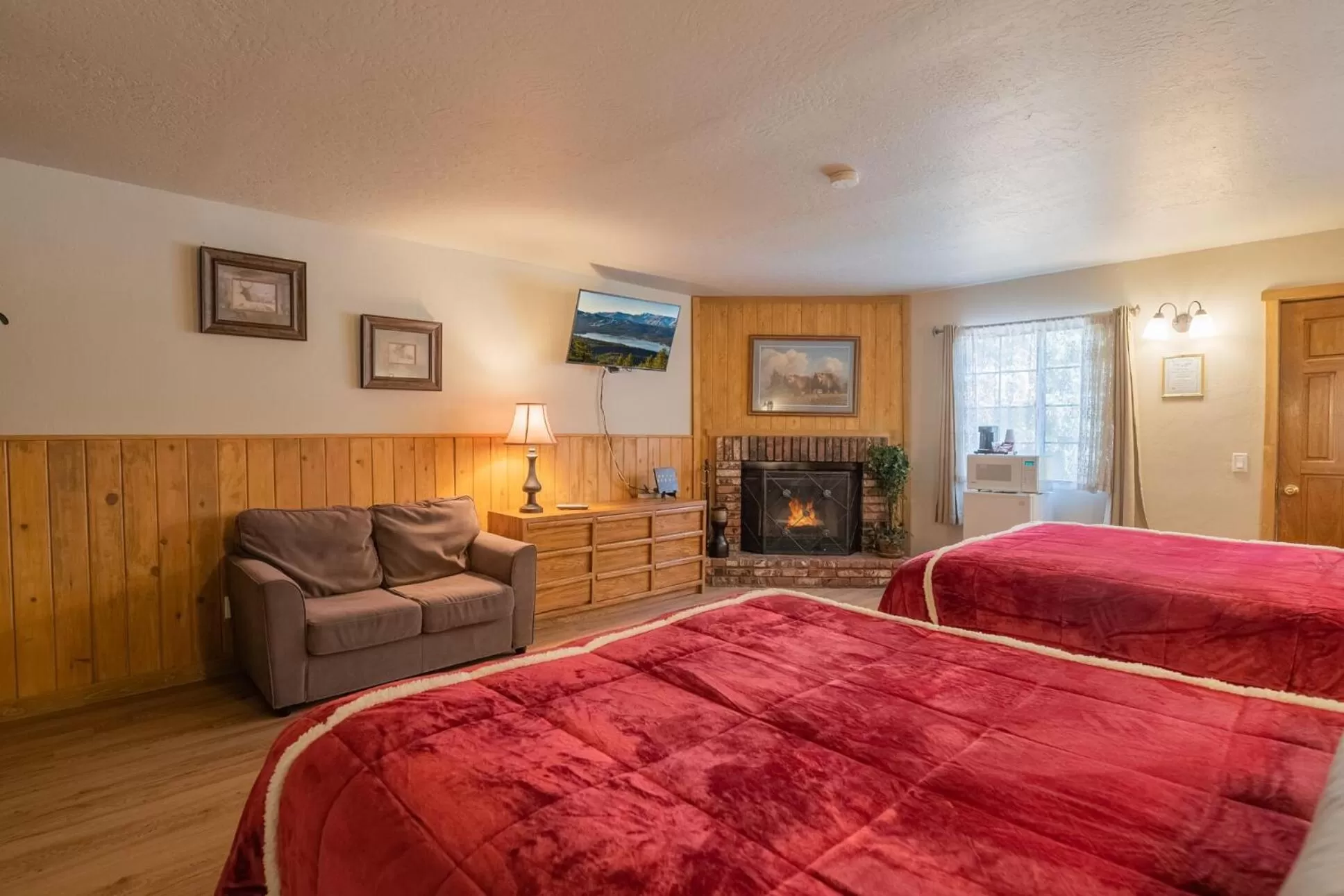 Photo of the whole room, Bed in Black Forest Lodge