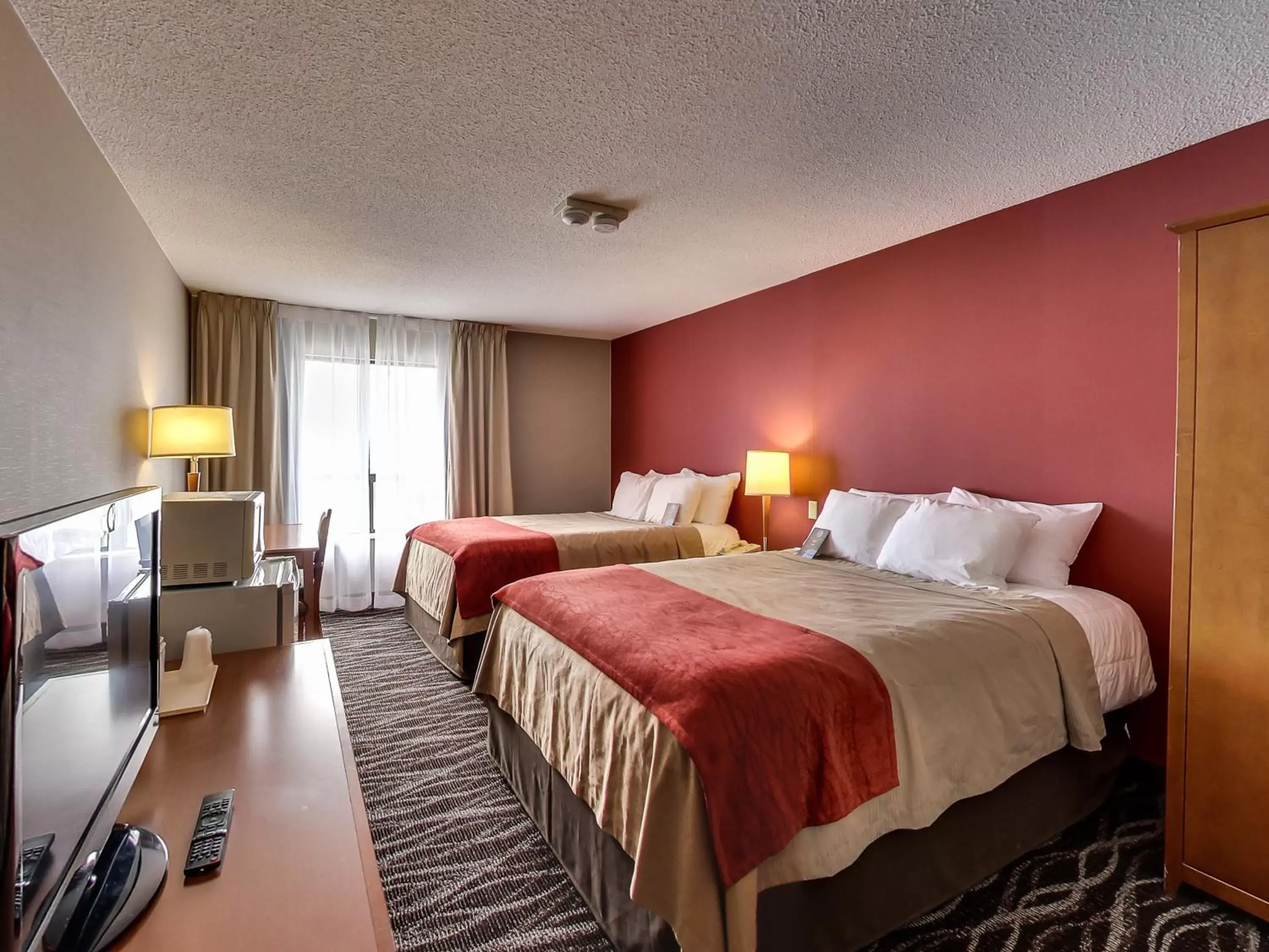 Double Room with Two Double Beds - Non-Smoking in Comfort Inn Oshawa