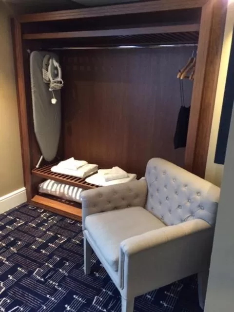 Shower in The Crown Wetherspoon