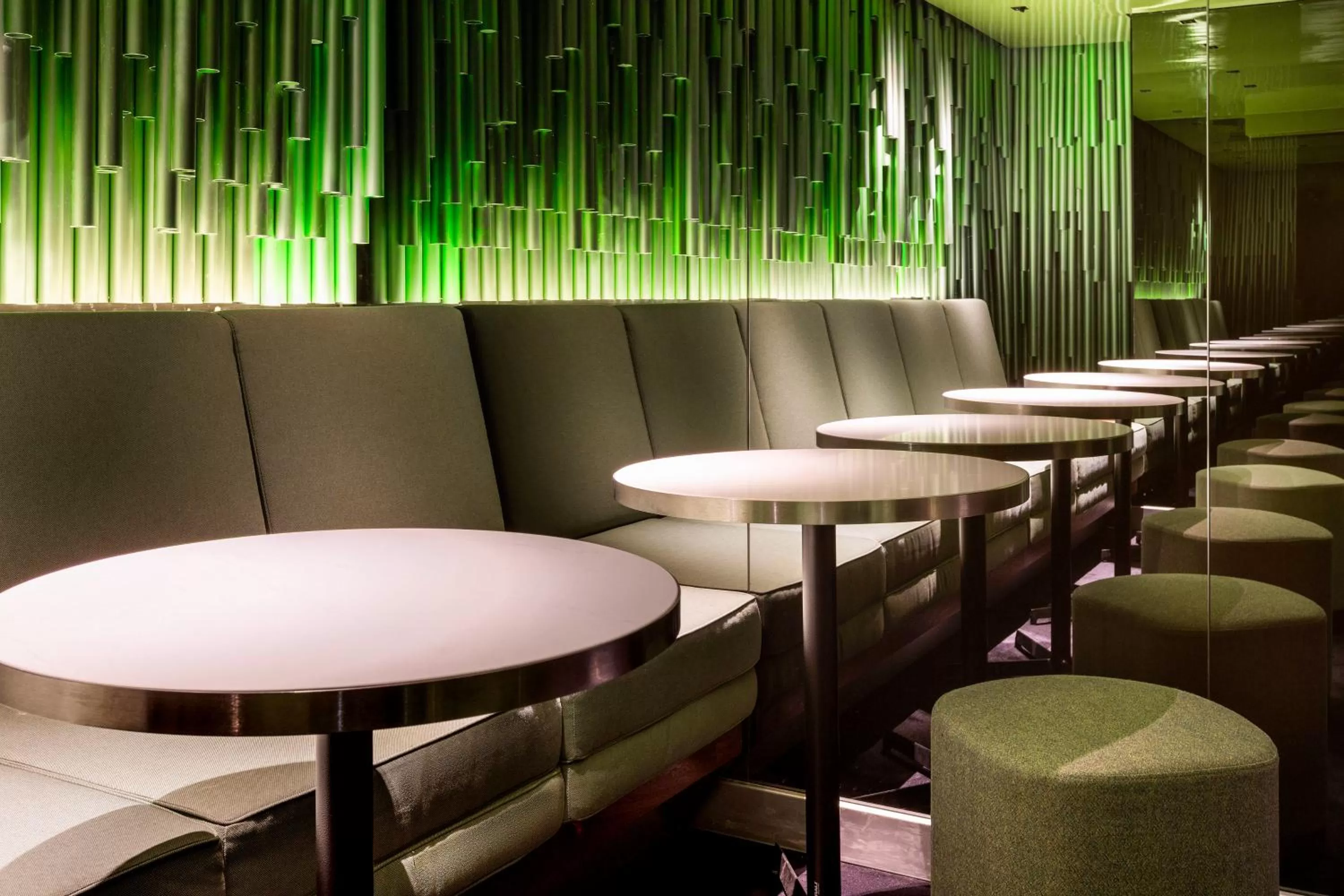 Lounge or bar in Pullman Paris Montparnasse