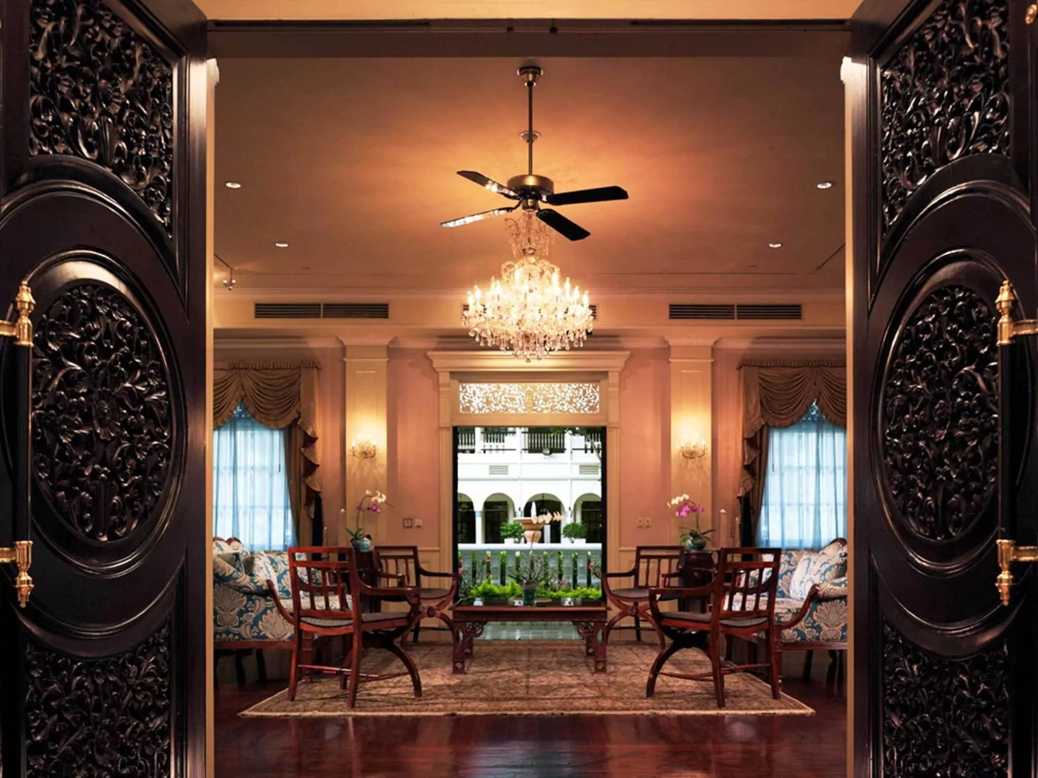 Photo of the whole room in Hotel Majapahit Surabaya MGallery